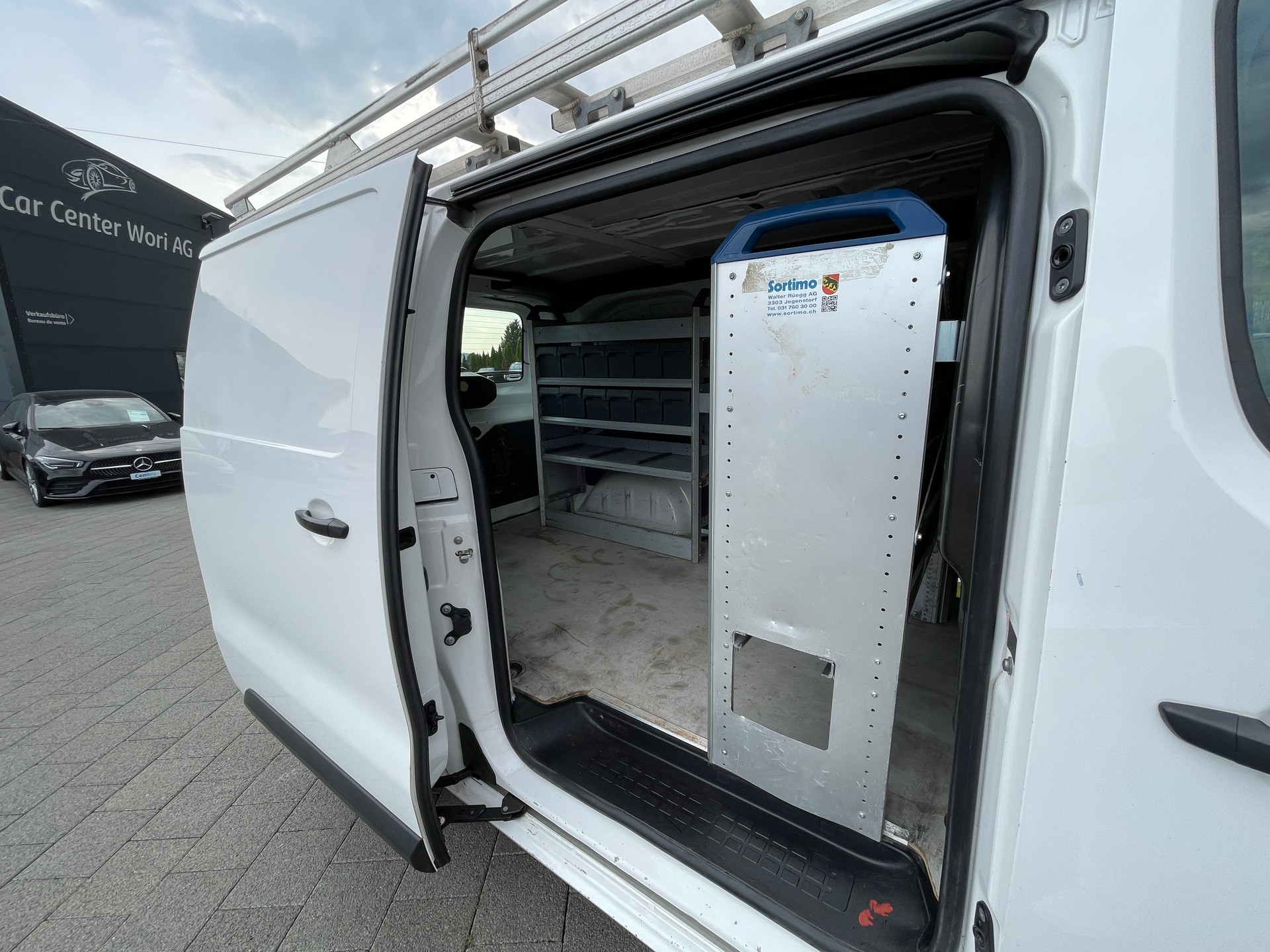 PEUGEOT Expert 2.0 BlueHDi 120 S&S Premium Standard-image-12