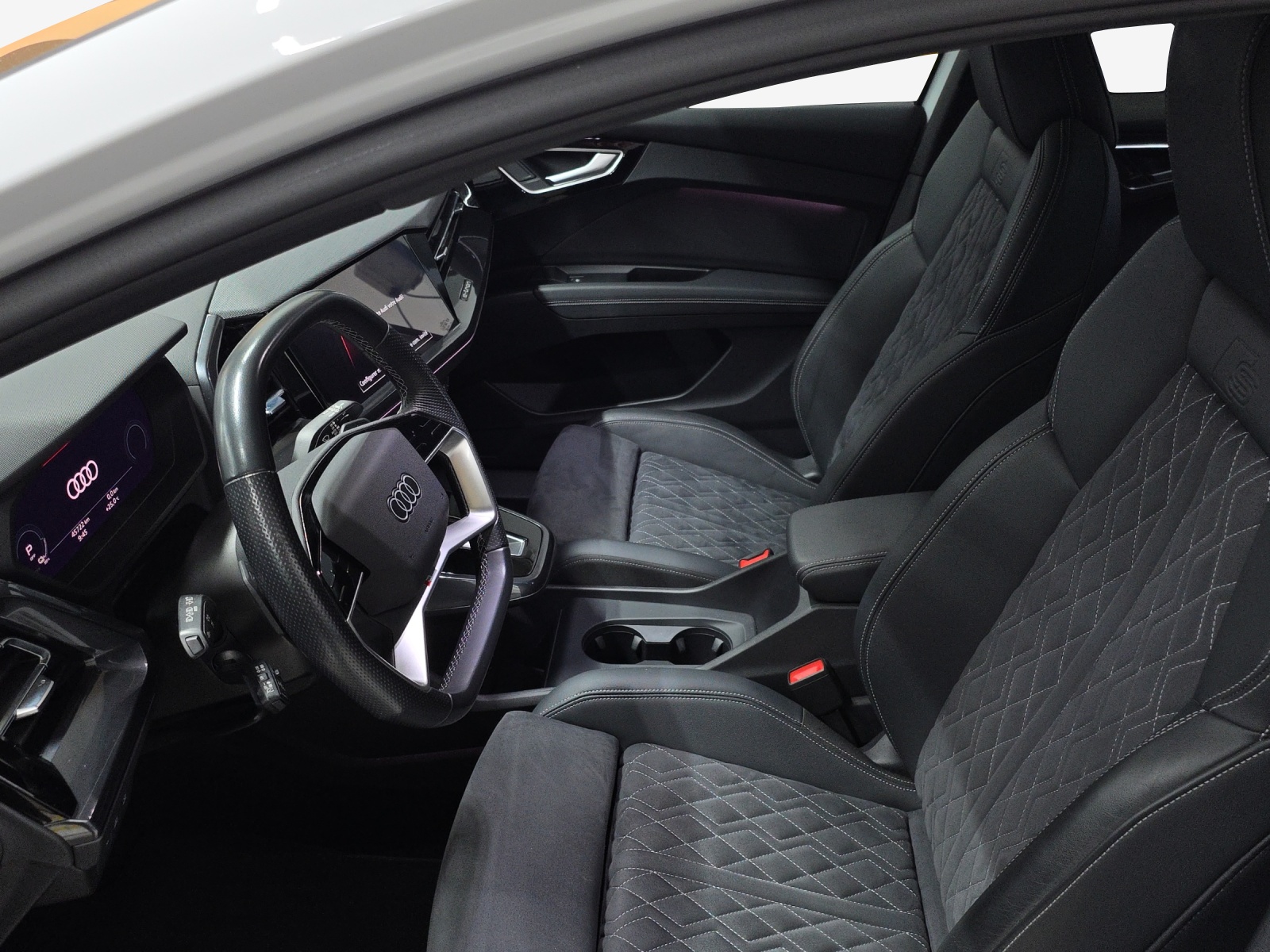 AUDI Q4 e-tron 50 quattro-image-8