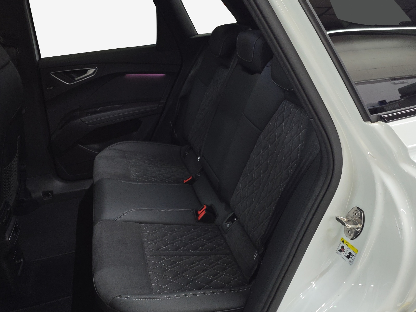 AUDI Q4 e-tron 50 quattro-image-11
