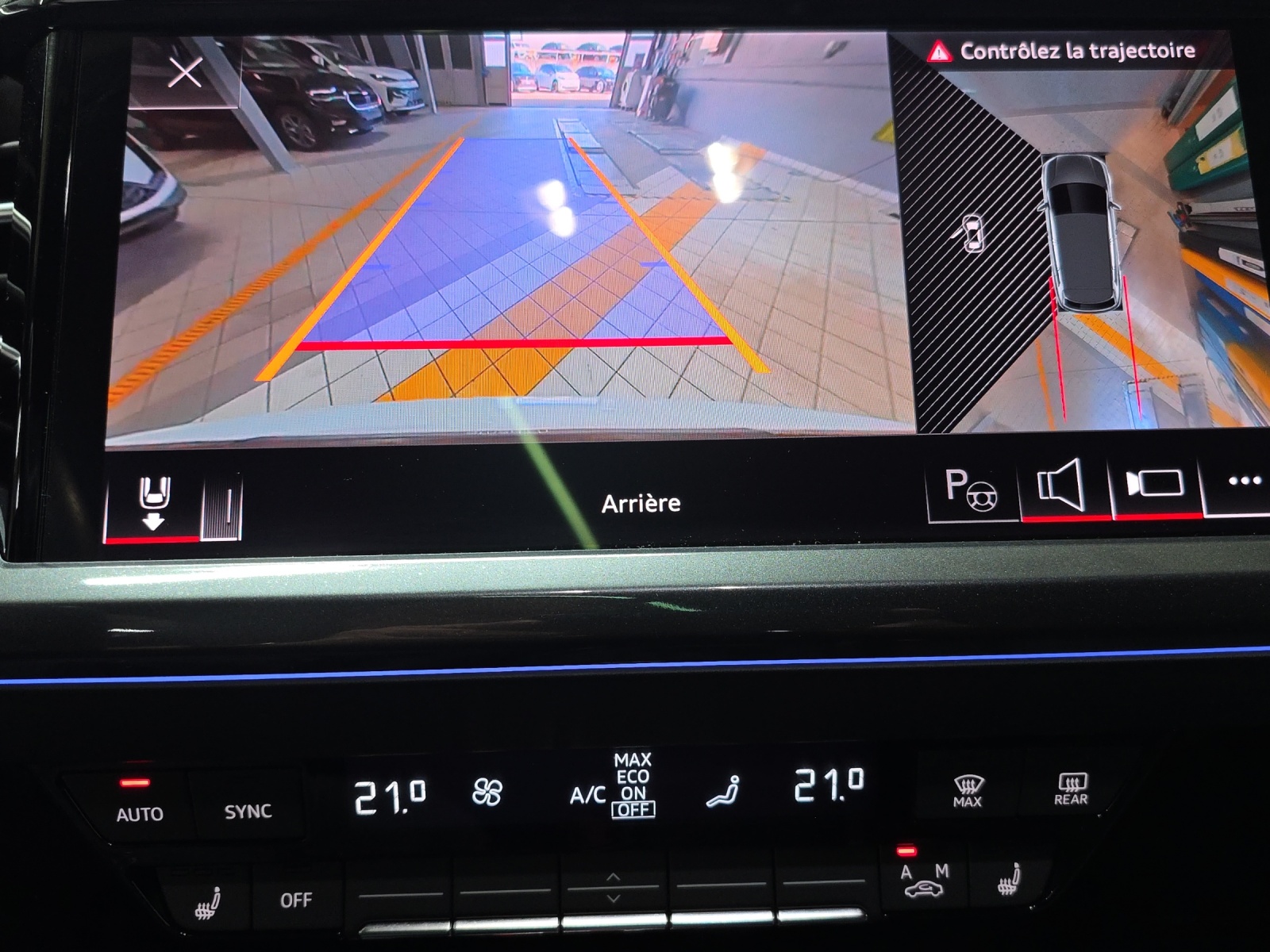 AUDI Q4 e-tron 50 quattro-image-10
