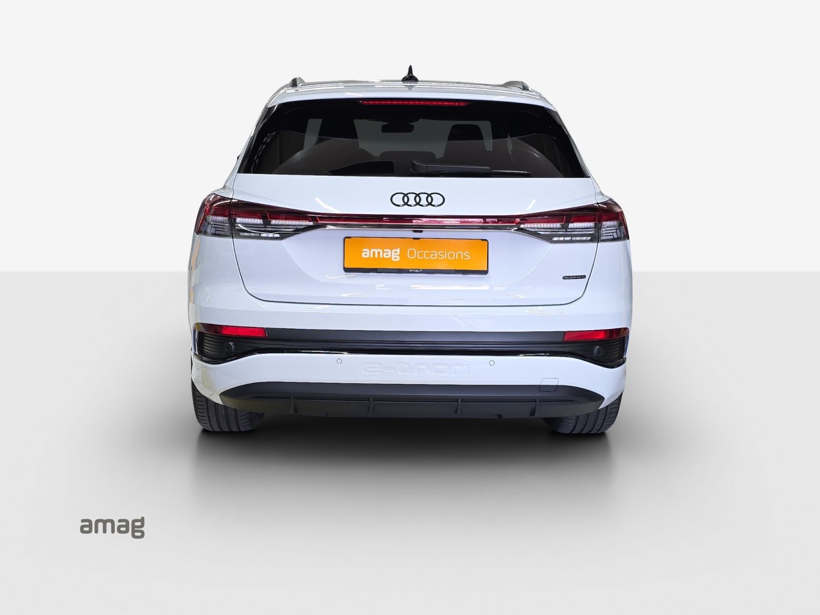 AUDI Q4 e-tron 50 quattro-image-4