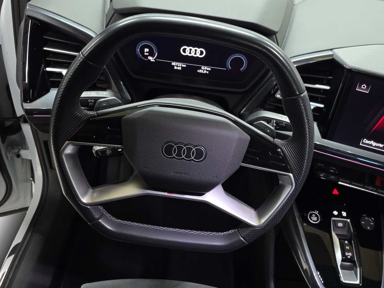 AUDI Q4 e-tron 50 quattro-image-9