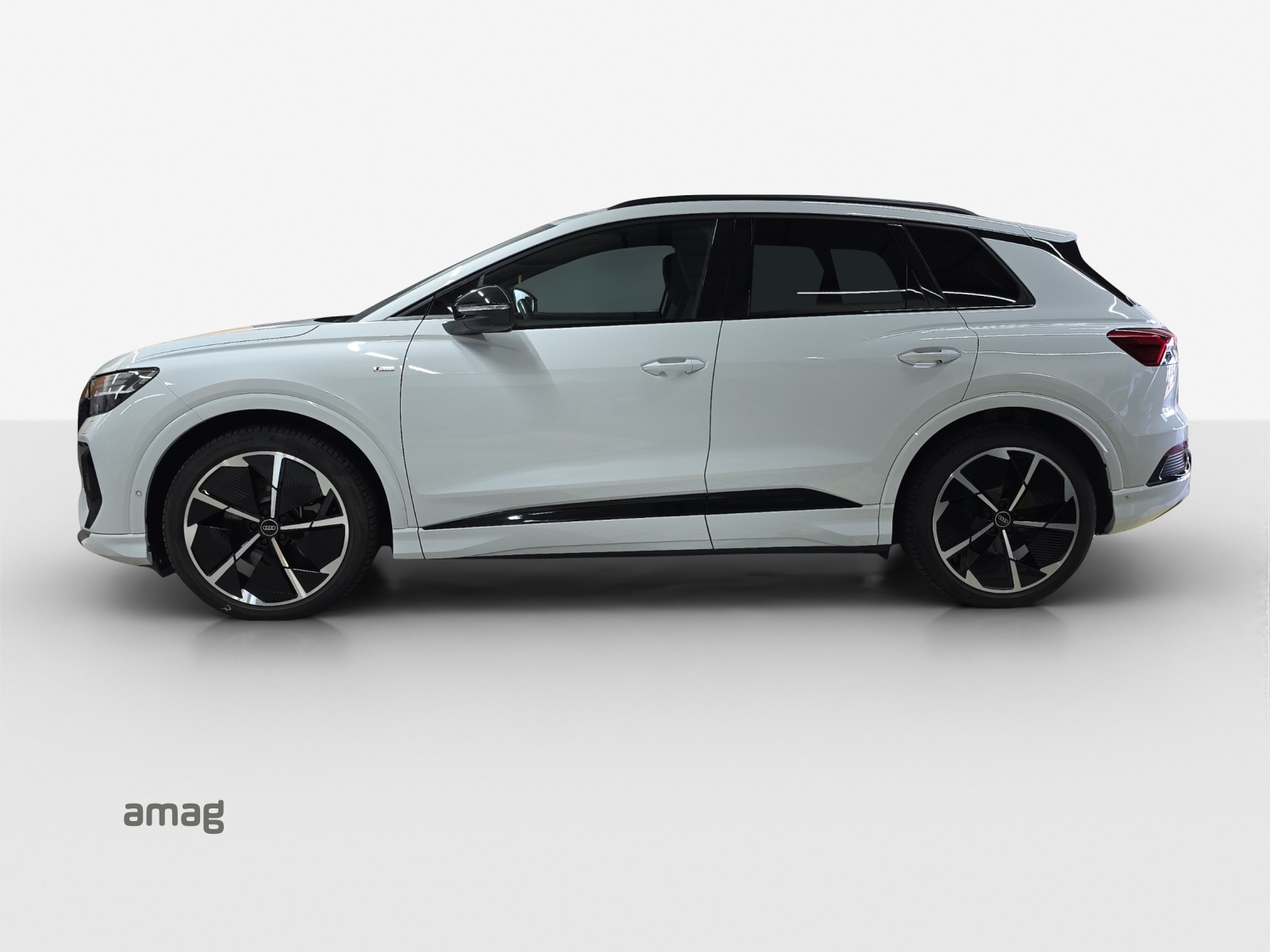 AUDI Q4 e-tron 50 quattro-image-2
