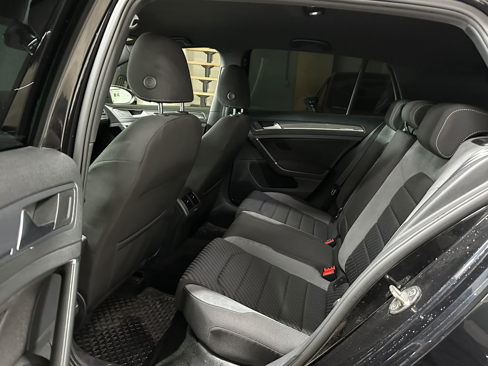 VW Golf 1.5 TSI EVO R-Line DSG-image-8