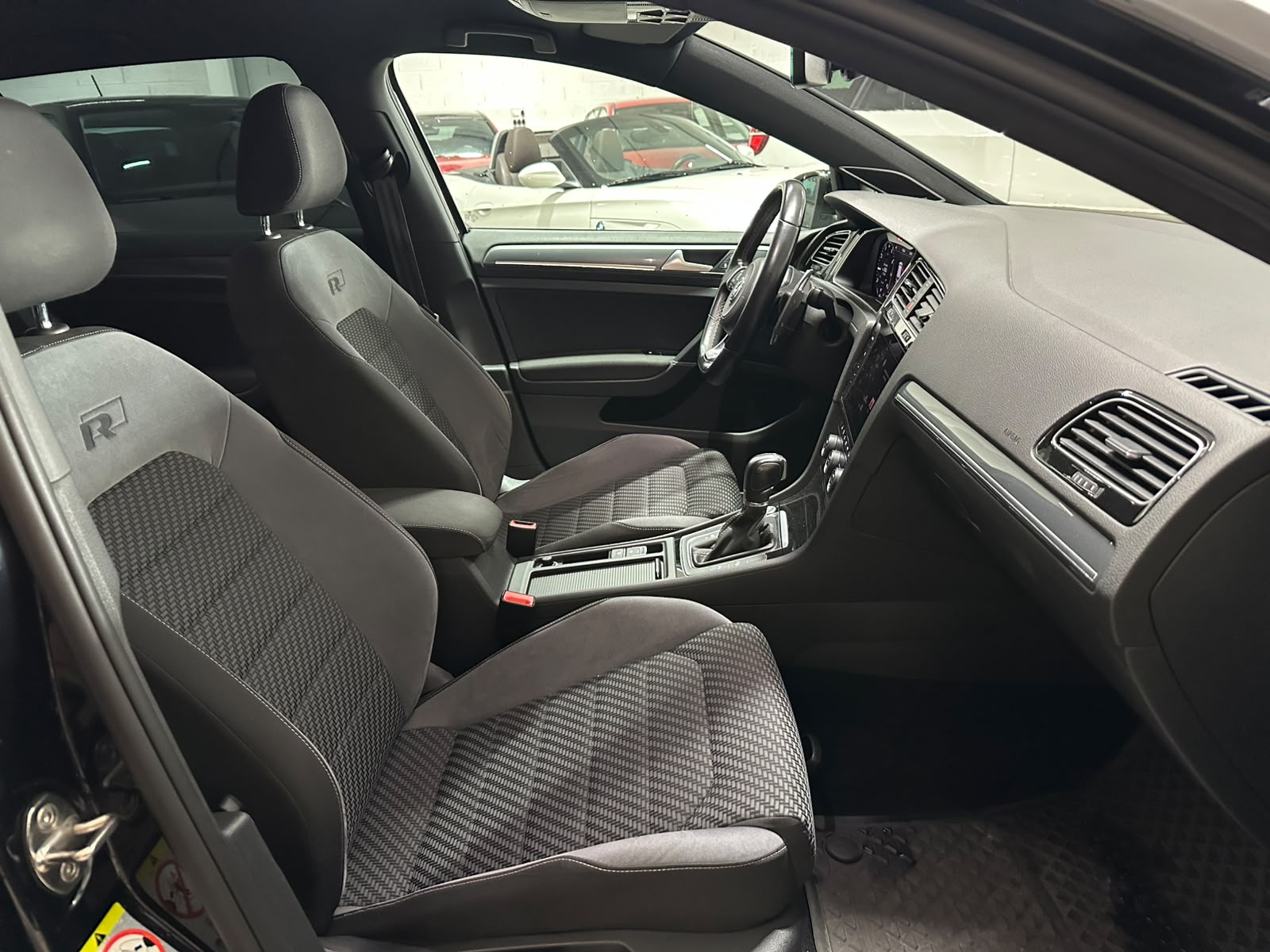 VW Golf 1.5 TSI EVO R-Line DSG-image-10