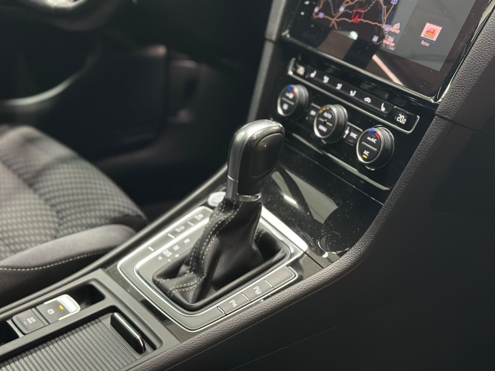 VW Golf 1.5 TSI EVO R-Line DSG-image-12