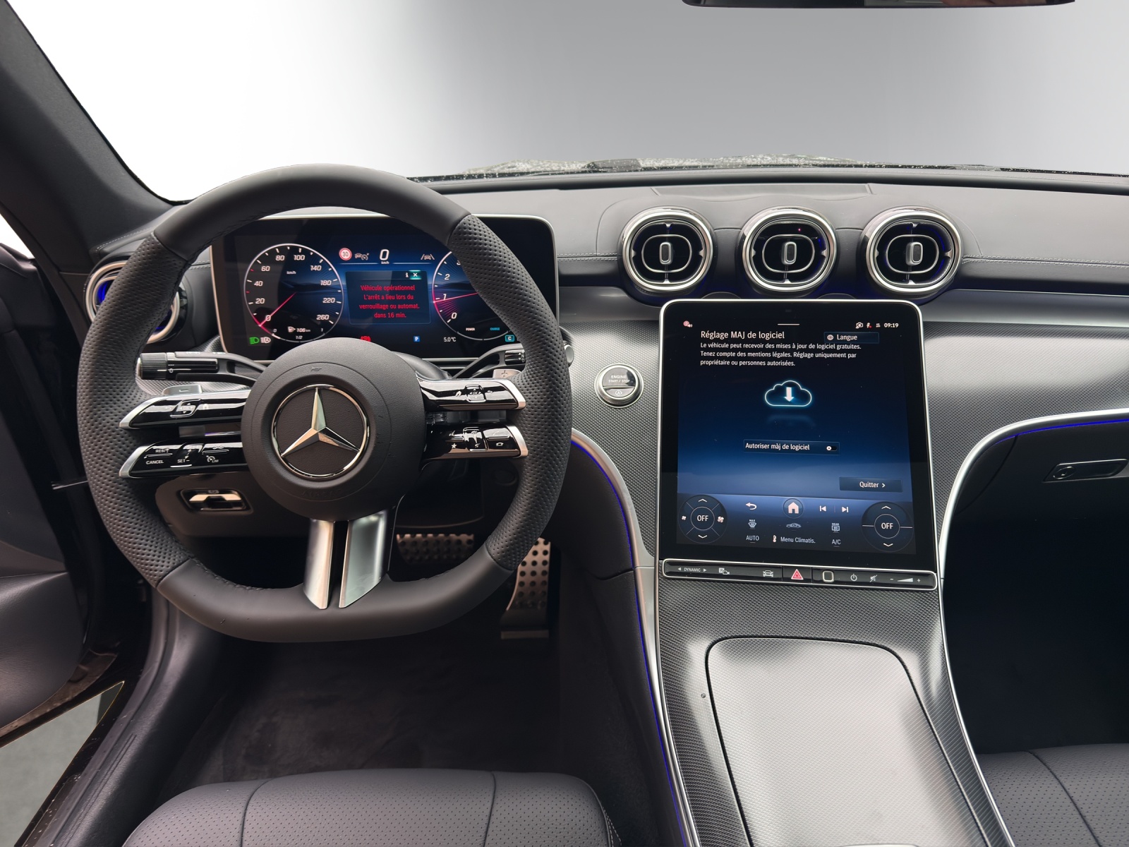 MERCEDES-BENZ CLE 200 Coupé 4Matic 9G-Tronic-image-11