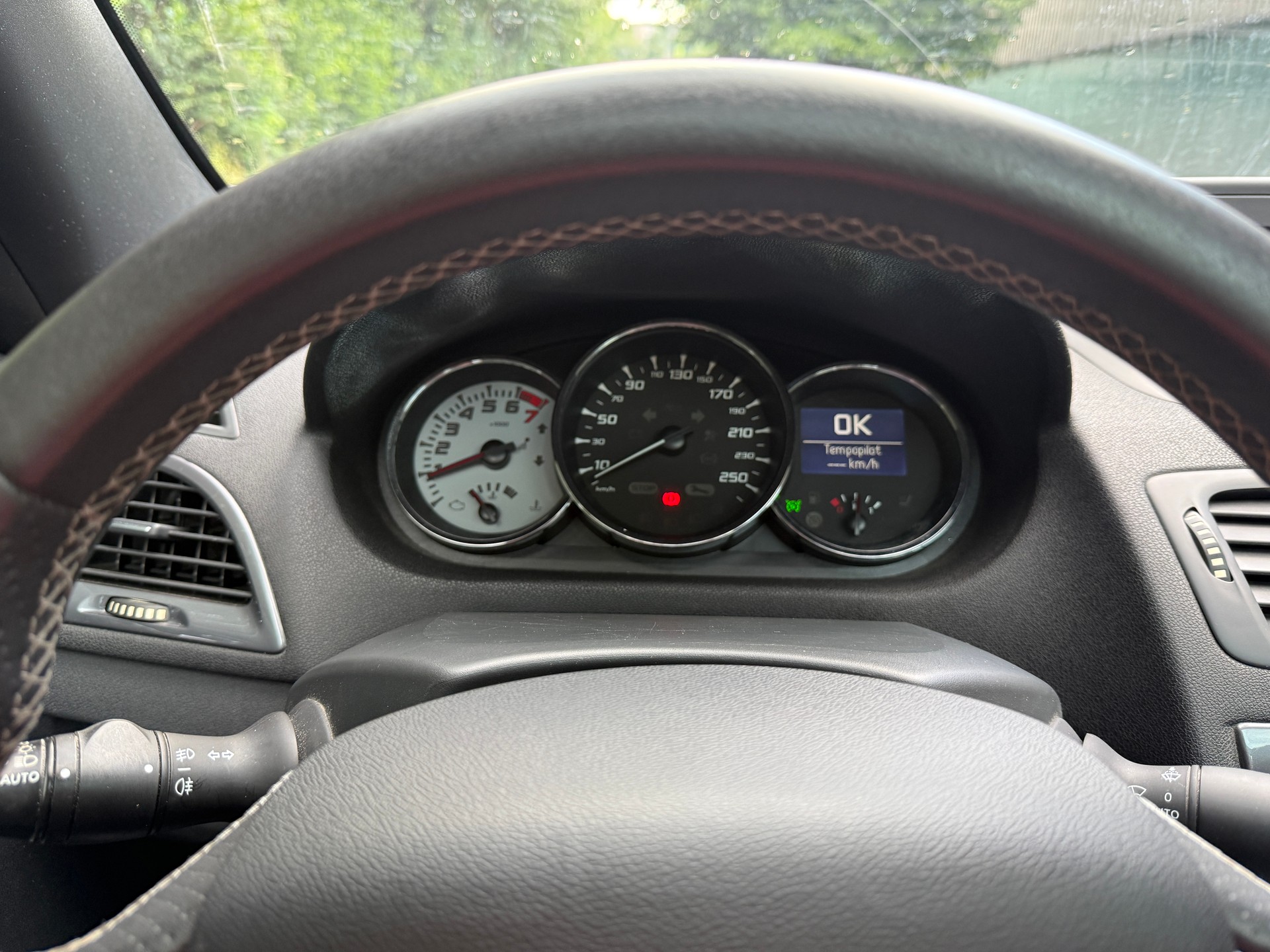 RENAULT Mégane CC 2.0 16V Turbo GT-image-12