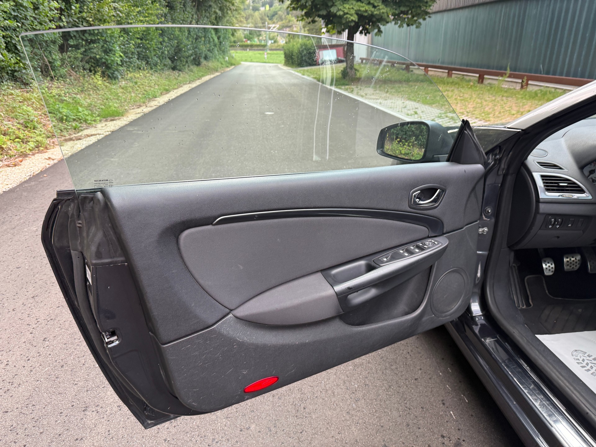 RENAULT Mégane CC 2.0 16V Turbo GT-image-9