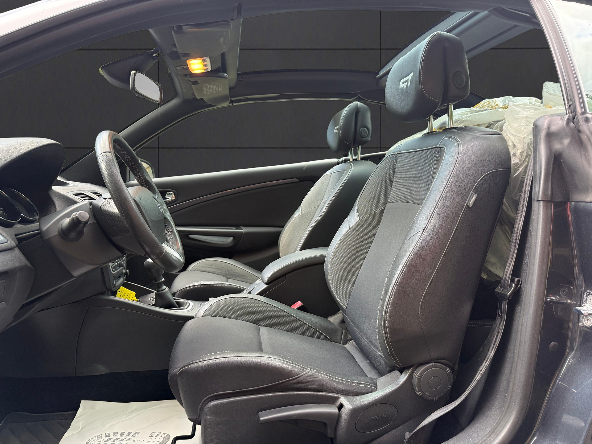 RENAULT Mégane CC 2.0 16V Turbo GT-image-10