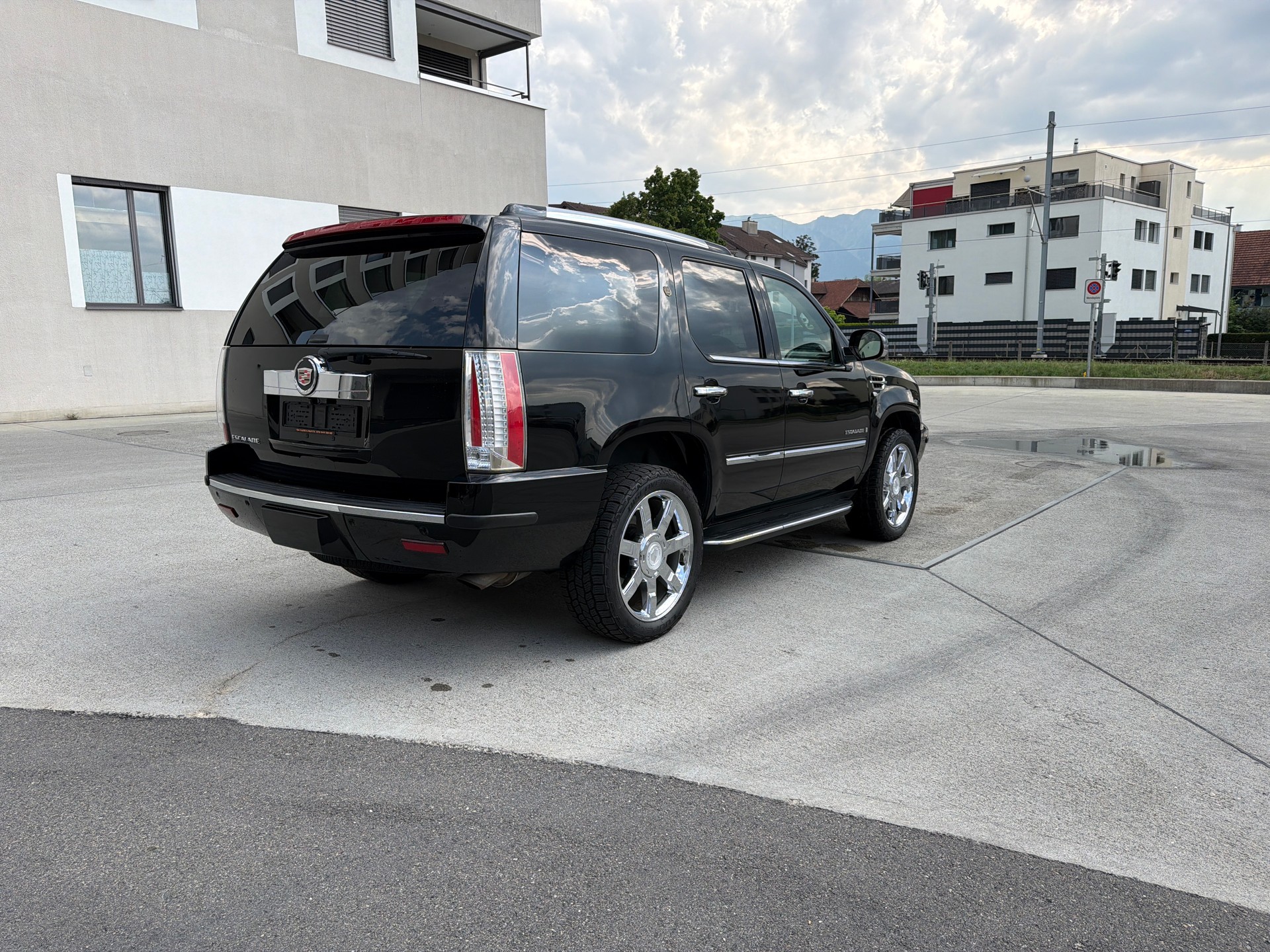 CADILLAC Escalade 6.2 Sport Luxury V8-image-4