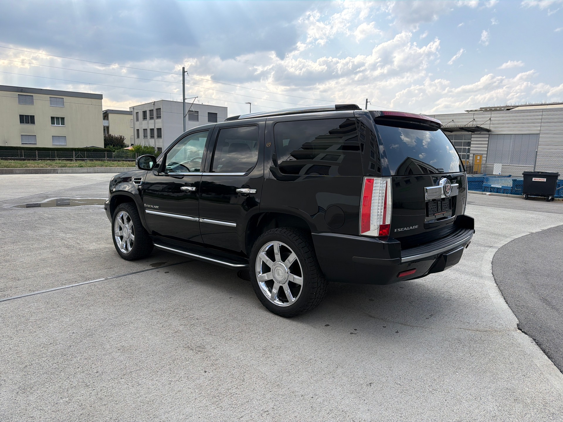 CADILLAC Escalade 6.2 Sport Luxury V8-image-2