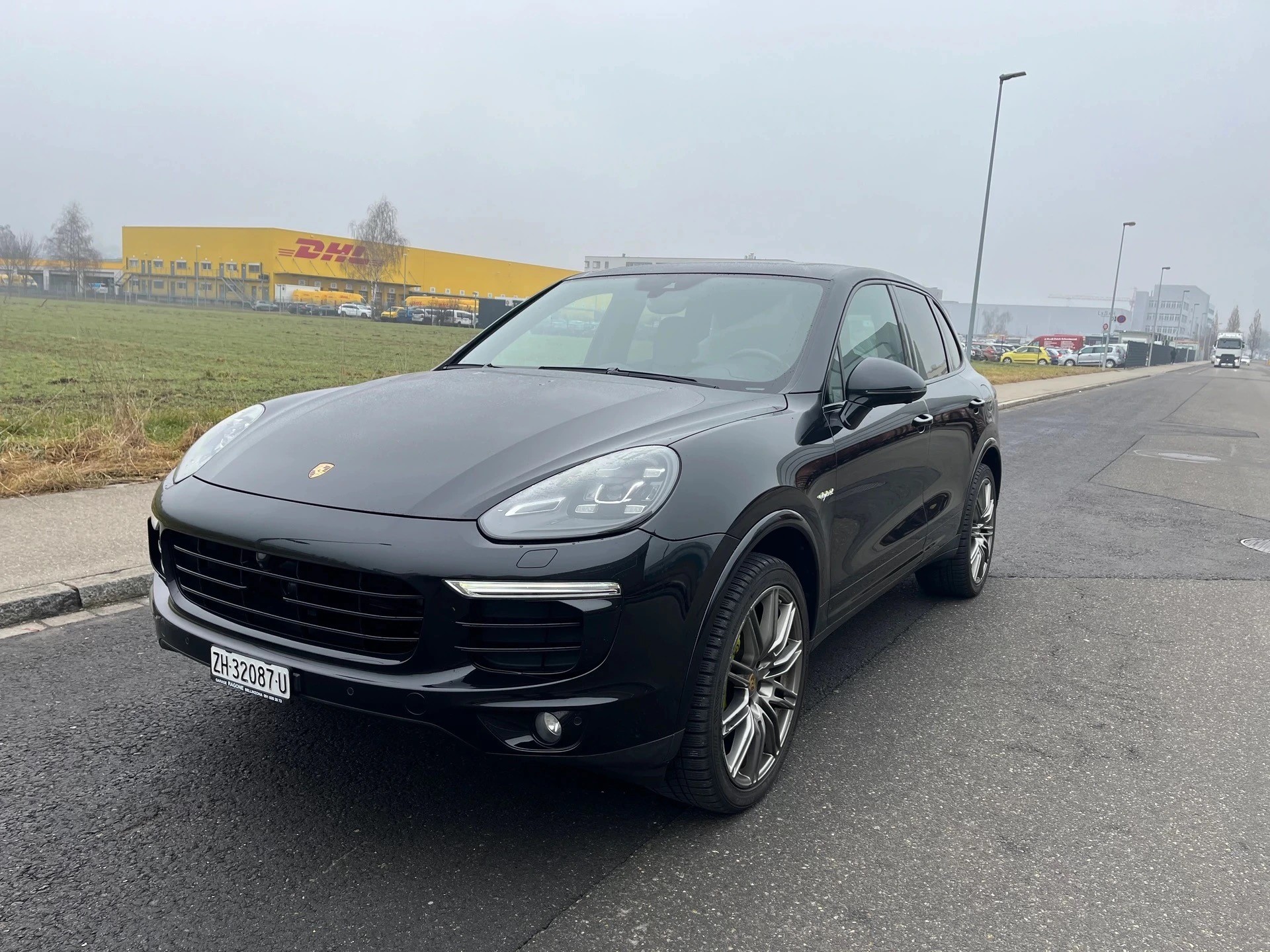 PORSCHE Cayenne S E-Hybrid Platinum Edition-image-0