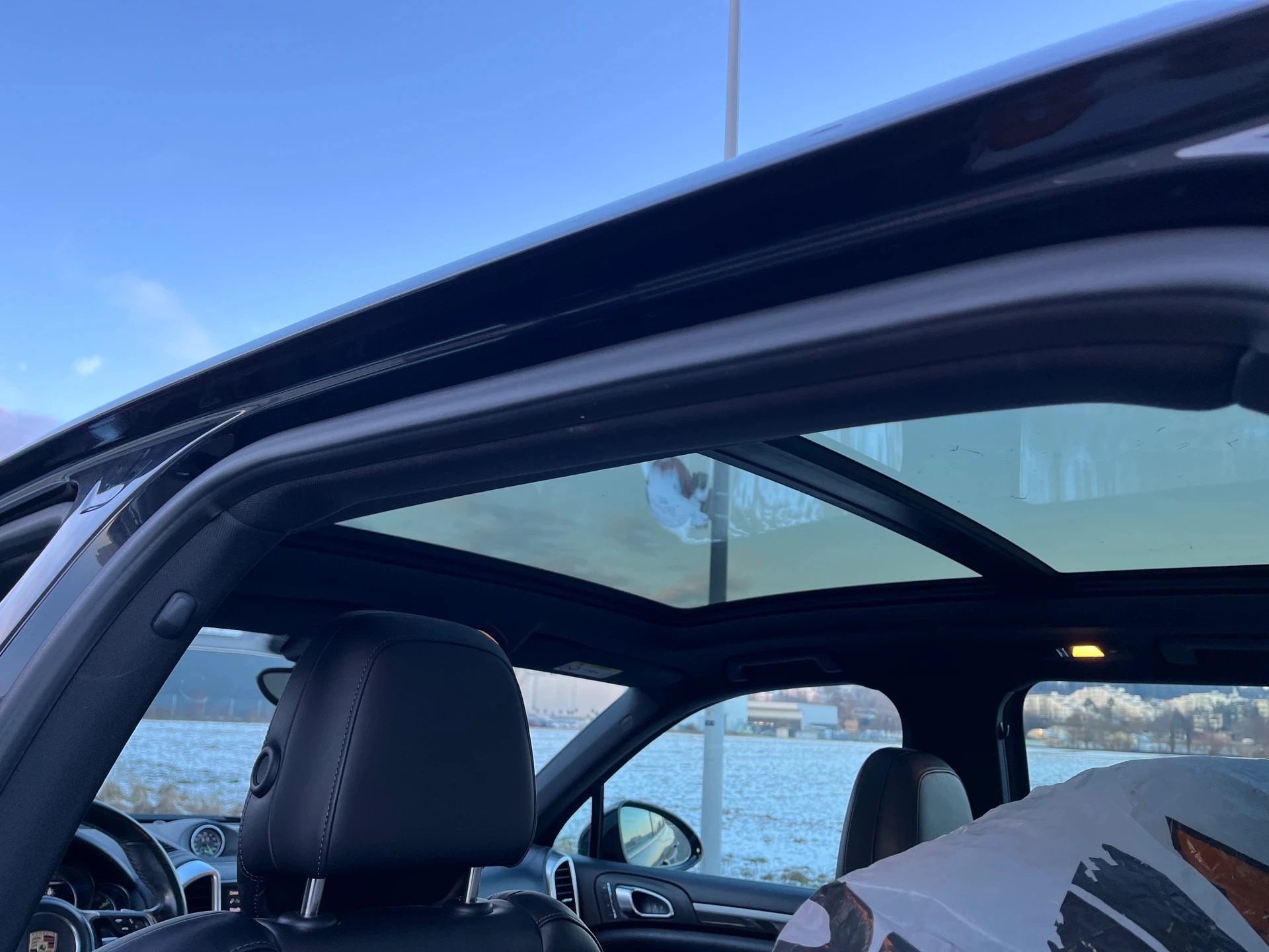 PORSCHE Cayenne S E-Hybrid Platinum Edition-image-8