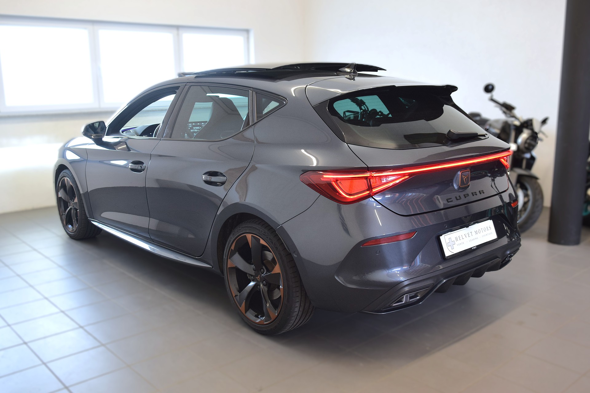 CUPRA LEON 2.0 TSI DSG-image-6