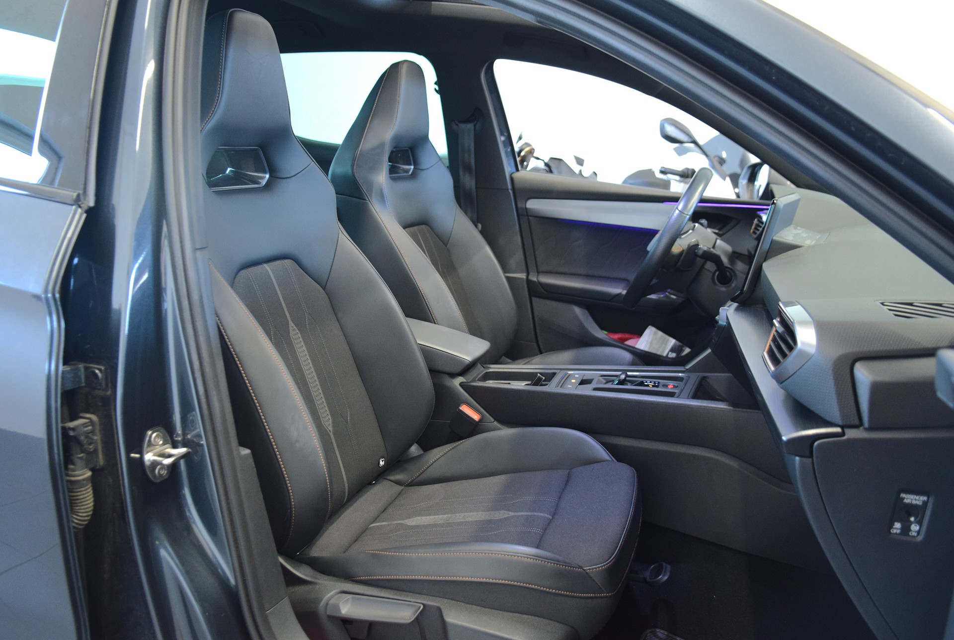 CUPRA LEON 2.0 TSI DSG-image-8