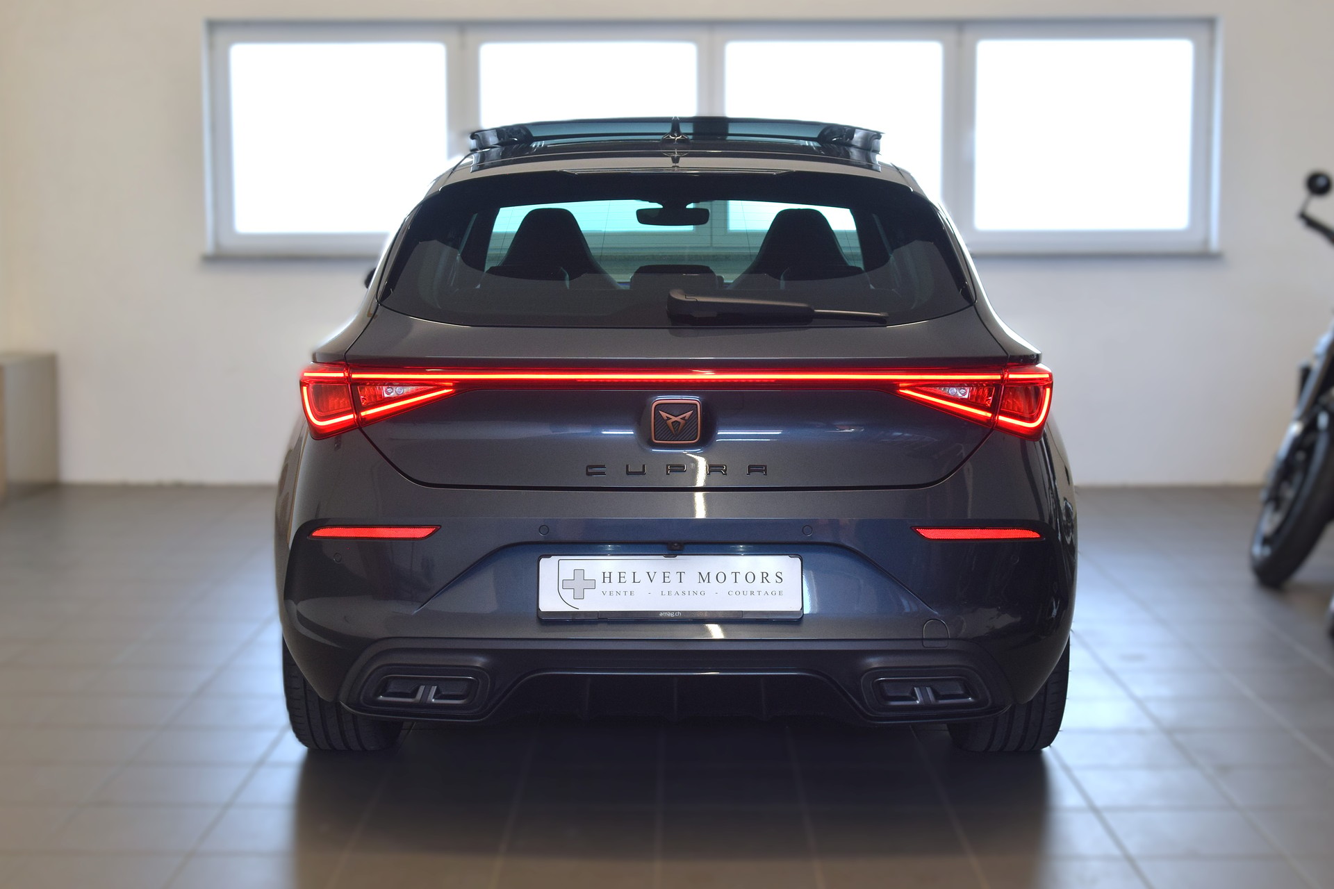 CUPRA LEON 2.0 TSI DSG-image-4