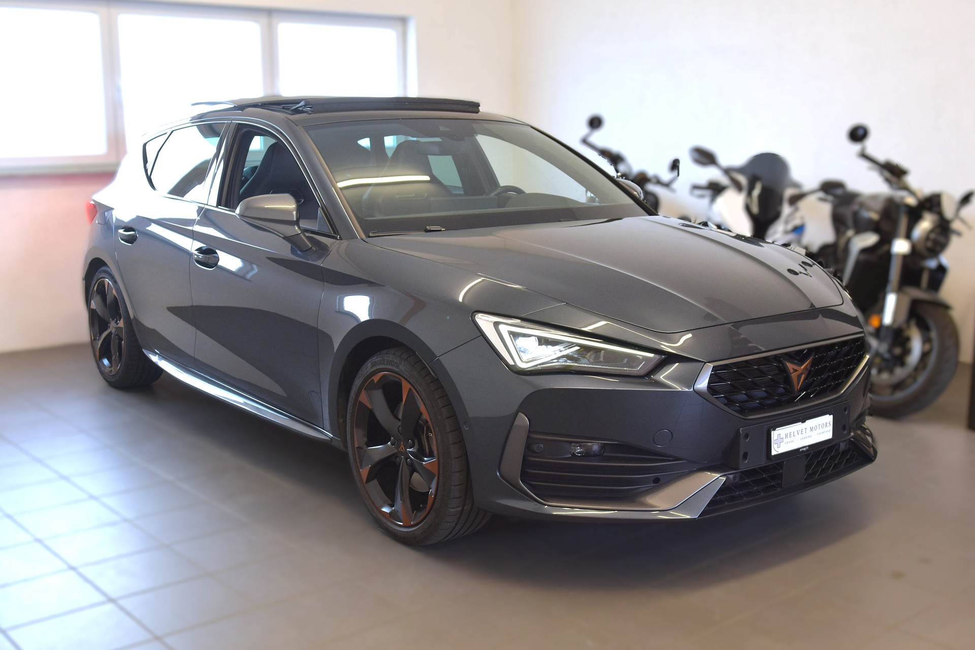 CUPRA LEON 2.0 TSI DSG-image-2