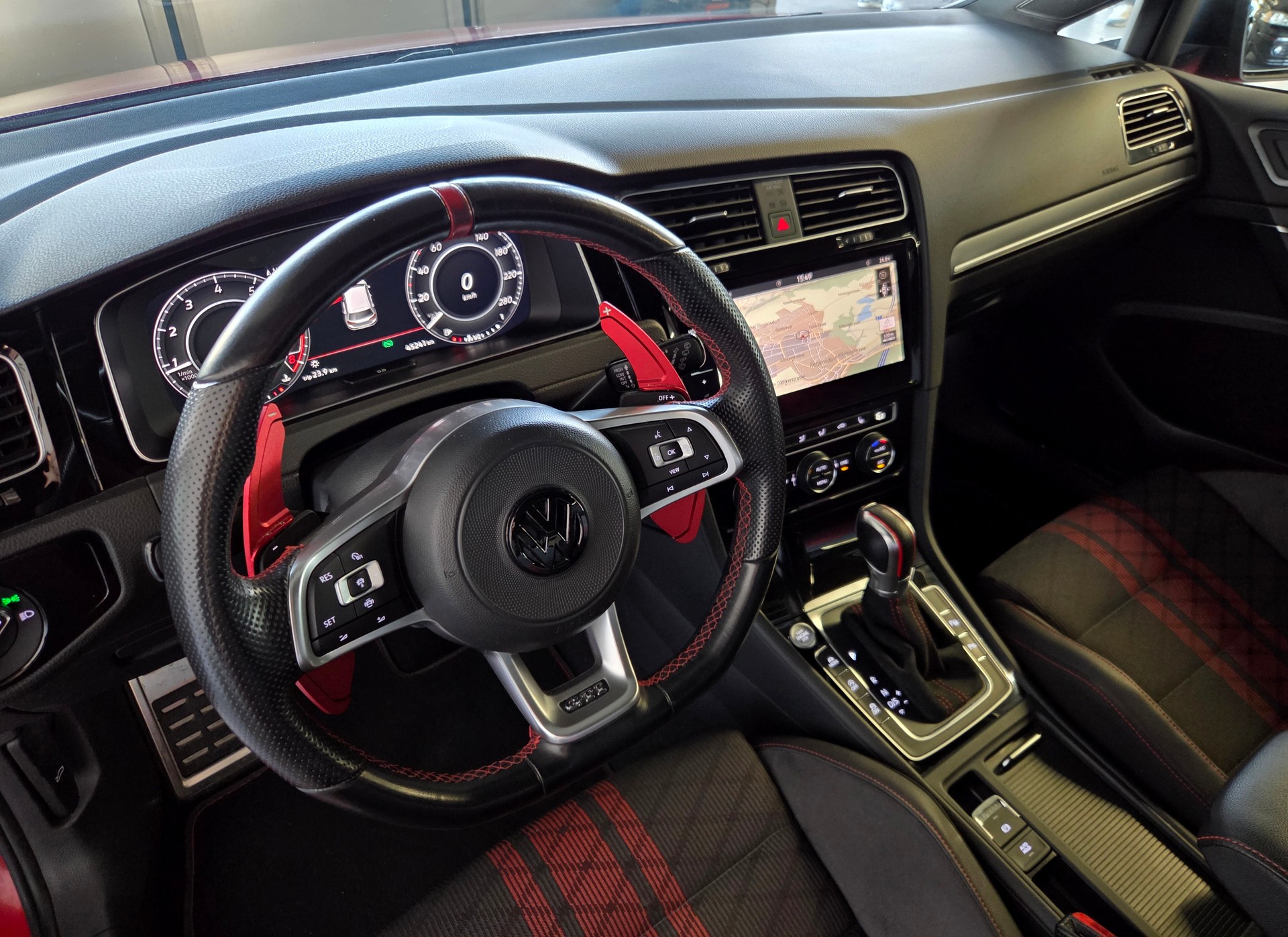 VW Golf VII 2.0 TSI GTI TCR DSG-image-11