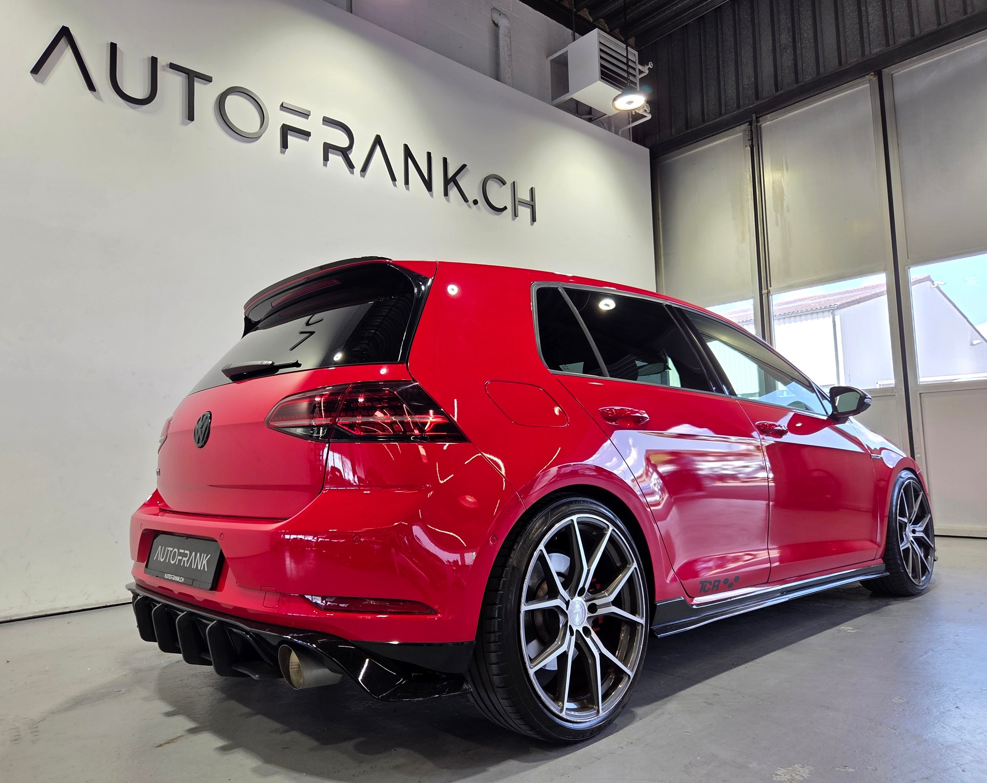 VW Golf VII 2.0 TSI GTI TCR DSG-image-16