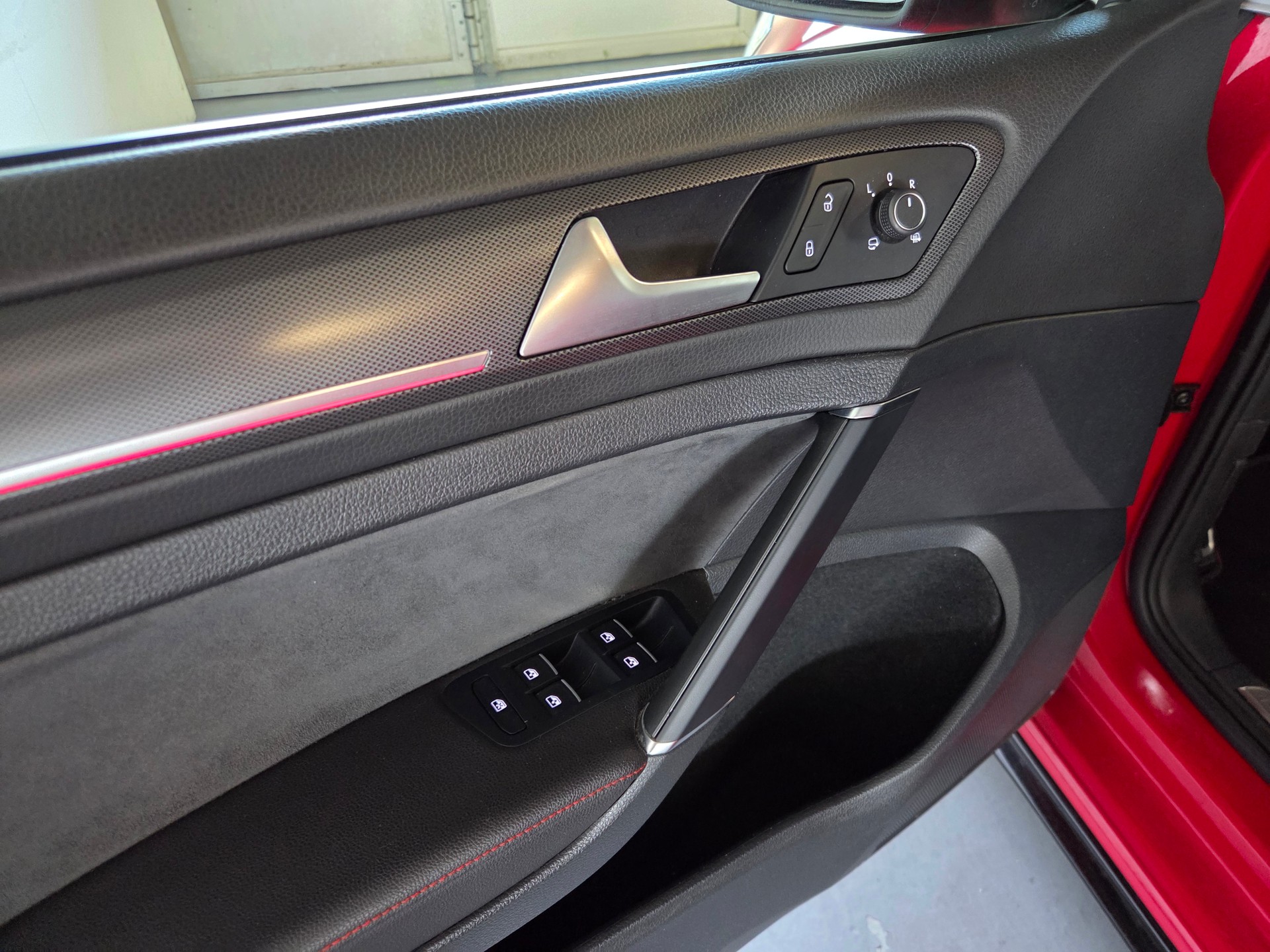 VW Golf VII 2.0 TSI GTI TCR DSG-image-10