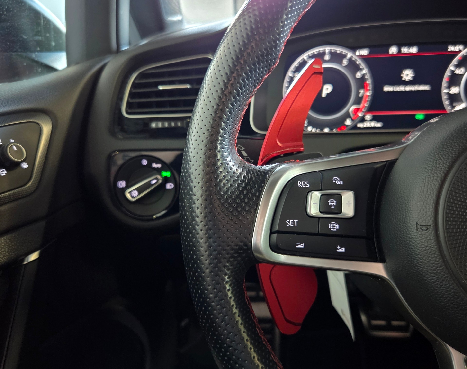 VW Golf VII 2.0 TSI GTI TCR DSG-image-13