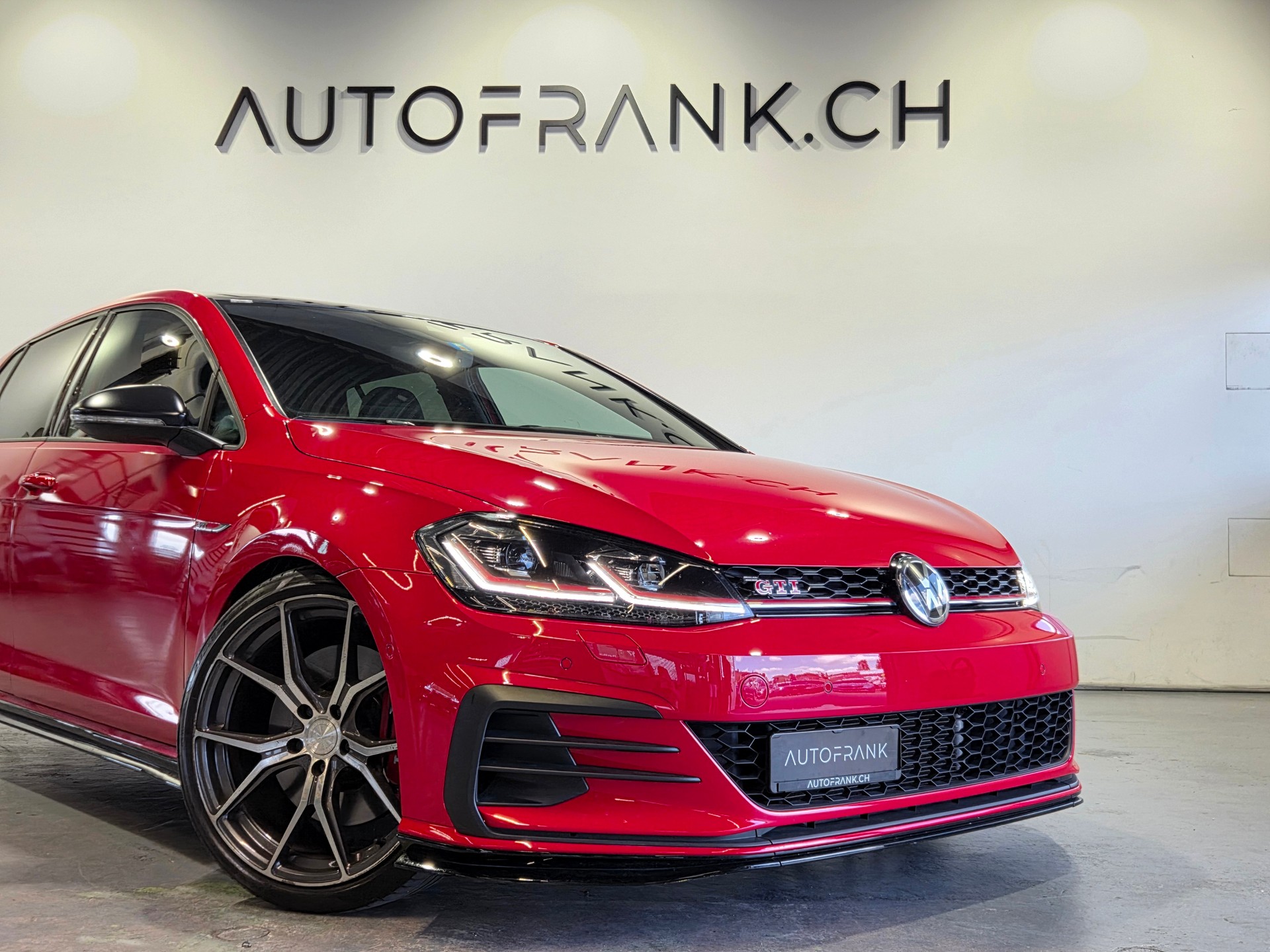 VW Golf VII 2.0 TSI GTI TCR DSG-showroom-element-1