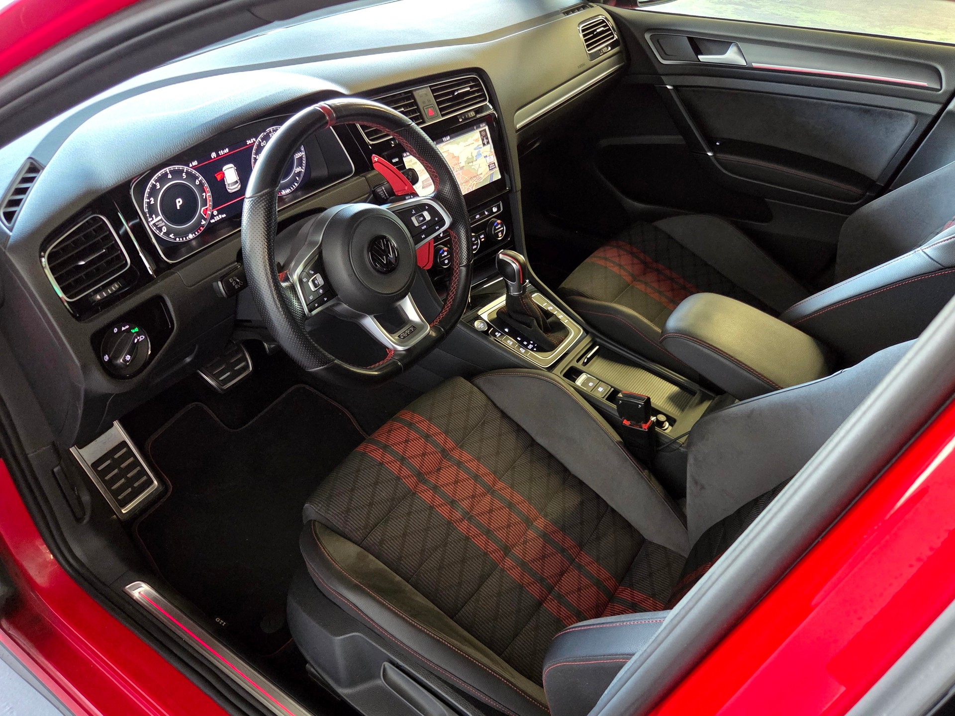 VW Golf VII 2.0 TSI GTI TCR DSG-image-12