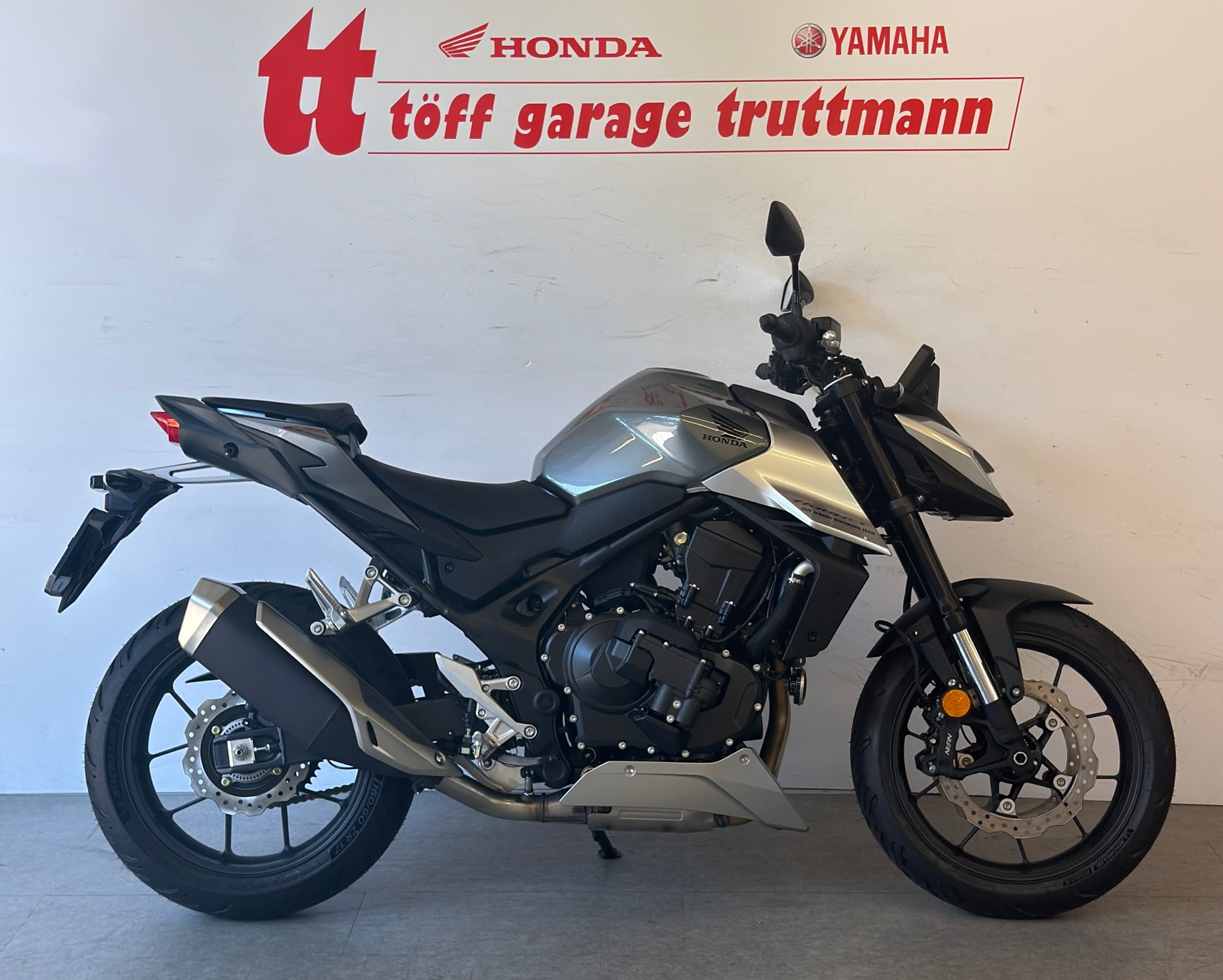 HONDA CB 750 Hornet E-Clutch (35kW)