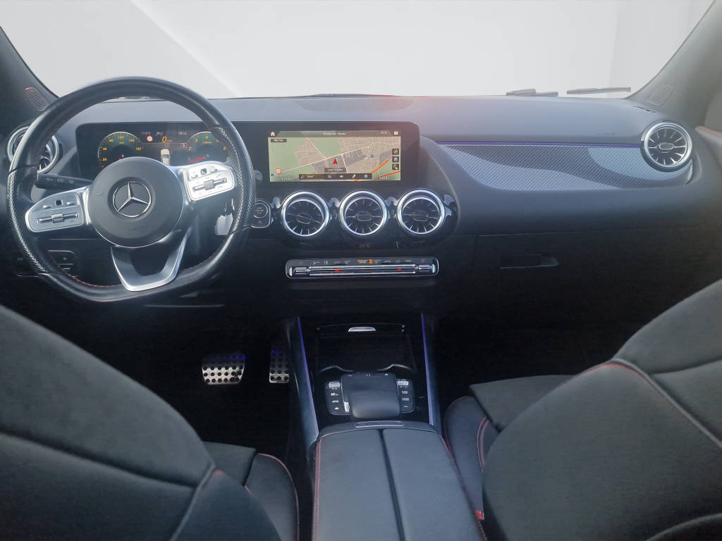 MERCEDES-BENZ GLA 200 AMG Line 4matic-image-10