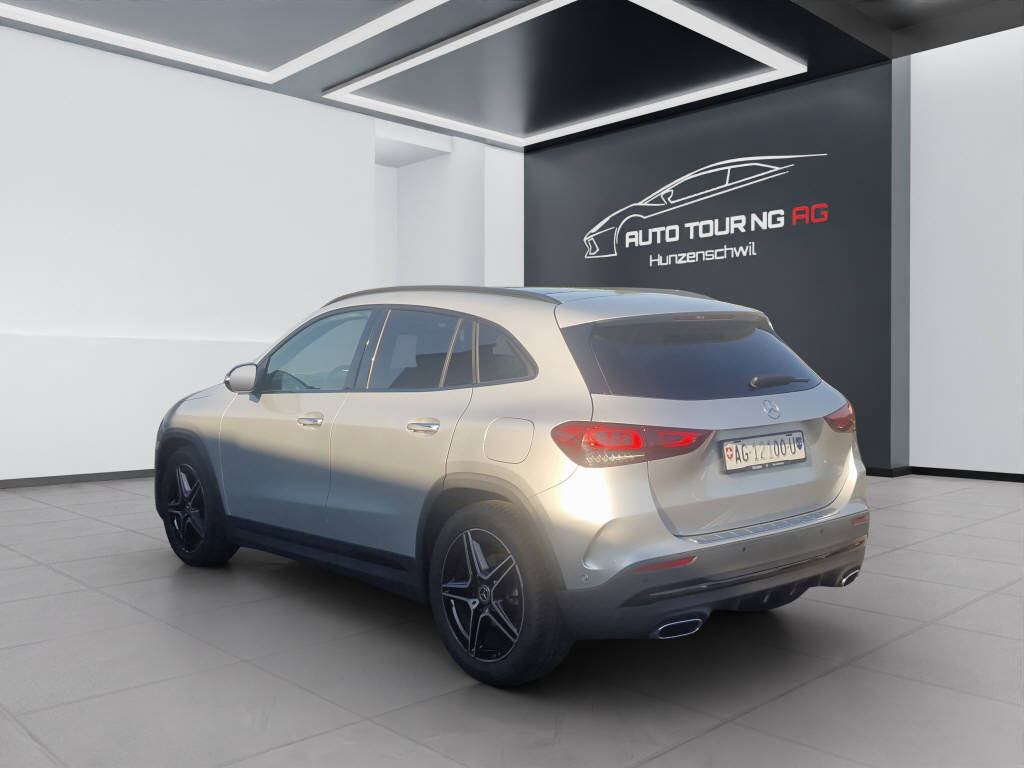 MERCEDES-BENZ GLA 200 AMG Line 4matic-image-4