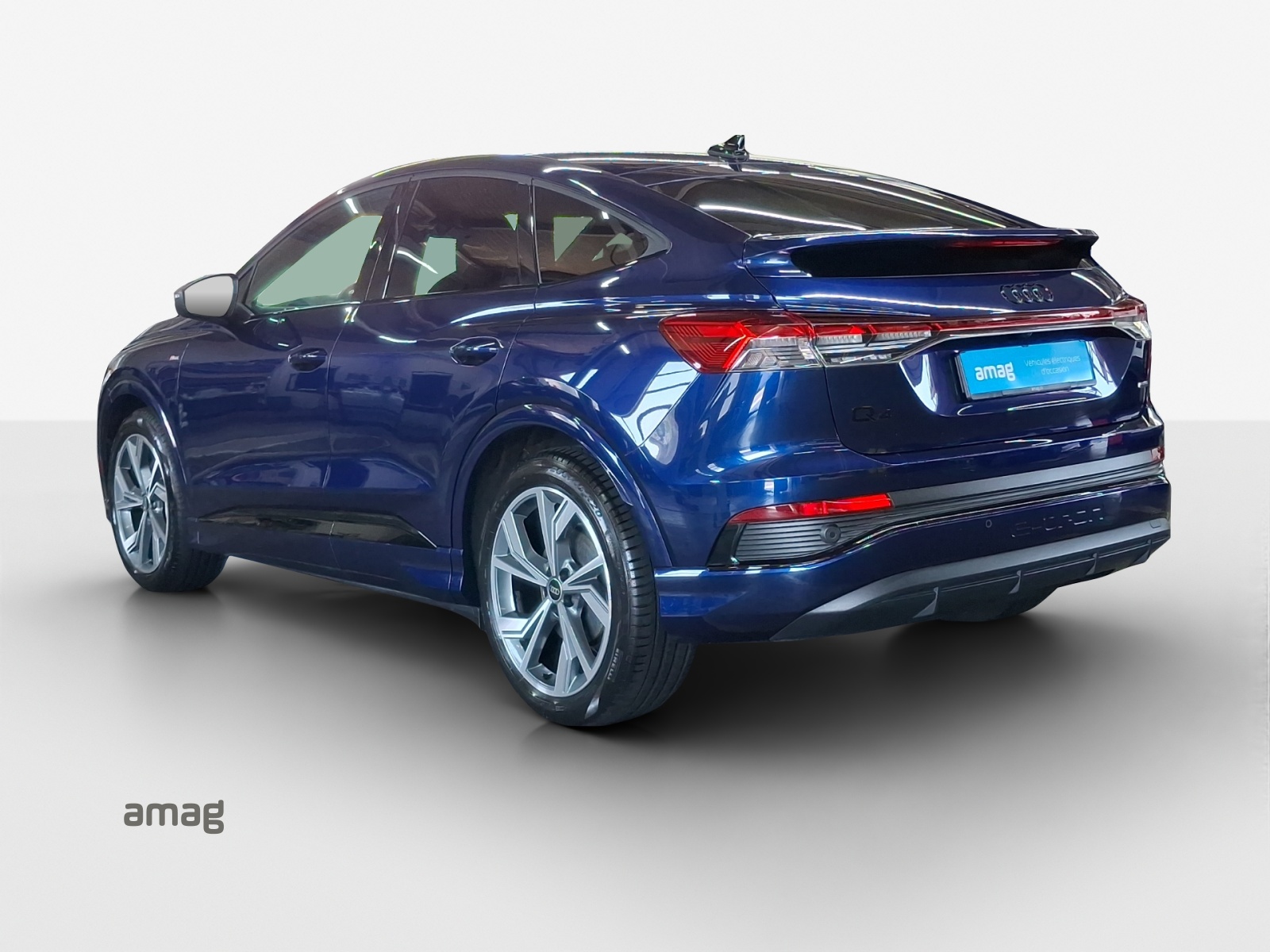AUDI Q4 Sportback e-tron 45 Attraction quattro-image-3