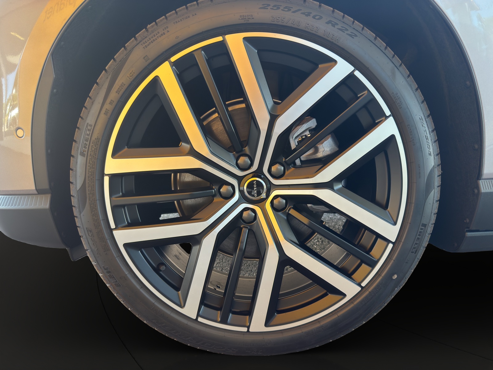 VOLVO EX60 Twin Ultra AWD-image-8