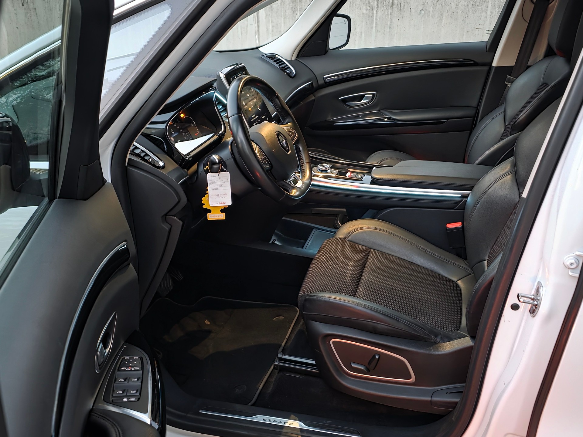 RENAULT Espace 2.0 dCi Intens EDC 6-image-9