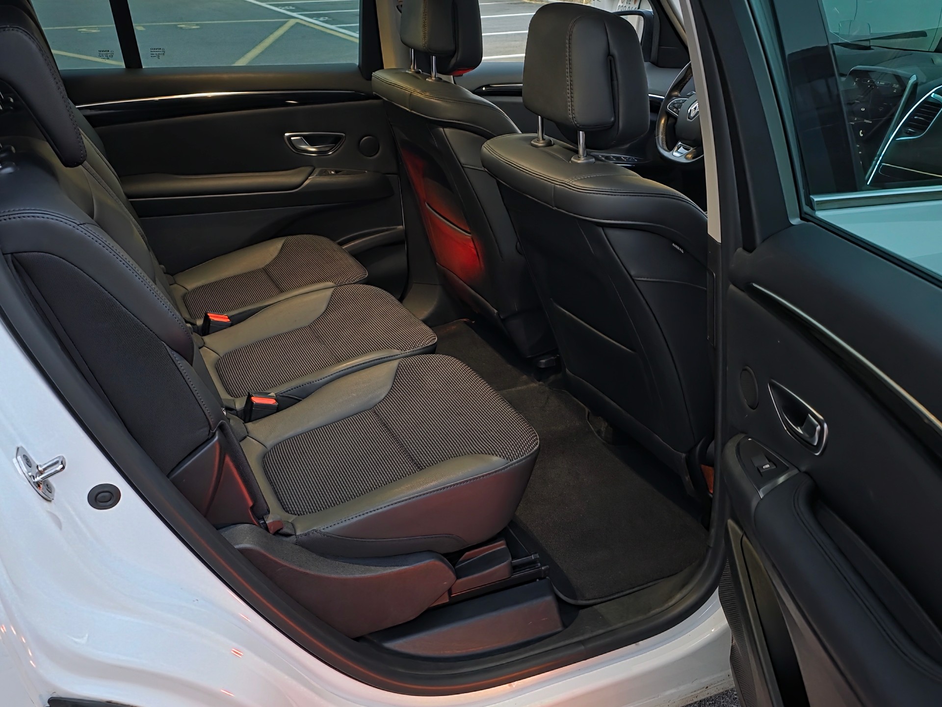 RENAULT Espace 2.0 dCi Intens EDC 6-image-11