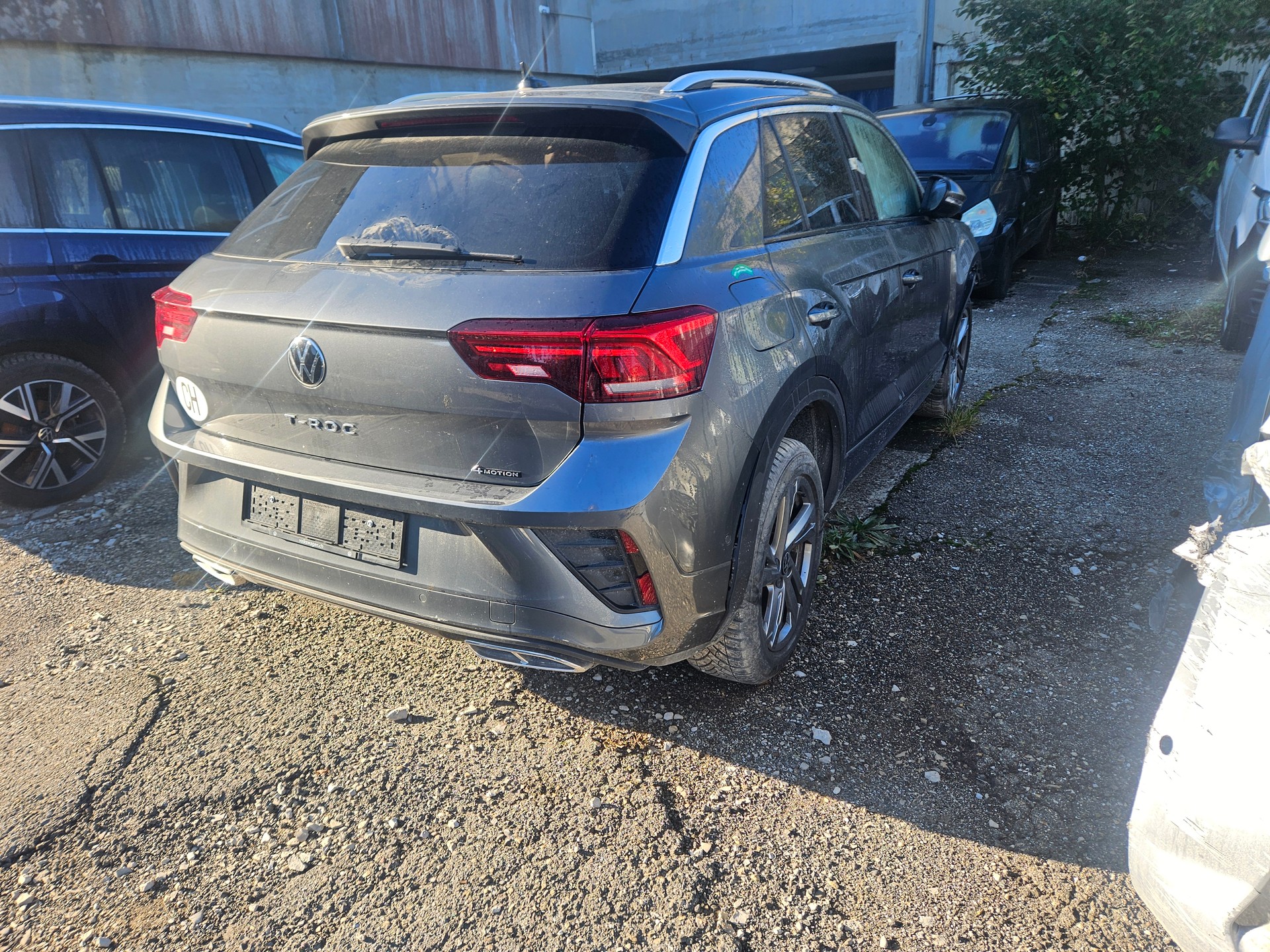 VW T-Roc 2.0 TSI R-Line DSG 4Motion BESCHADIG ENDOMMAGE-image-1