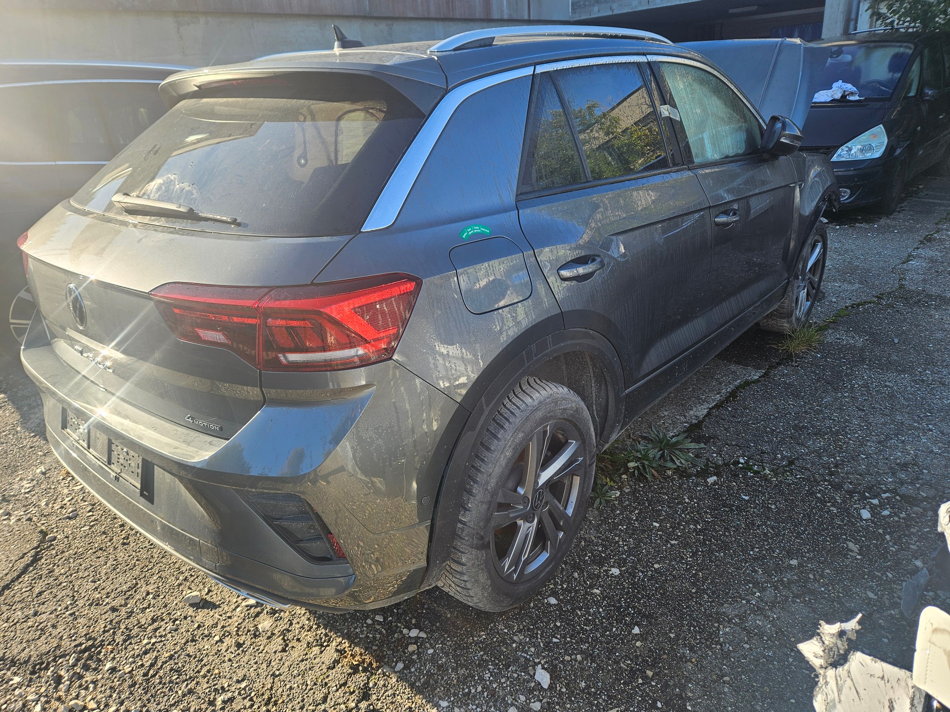 VW T-Roc 2.0 TSI R-Line DSG 4Motion BESCHADIG ENDOMMAGE-image-11