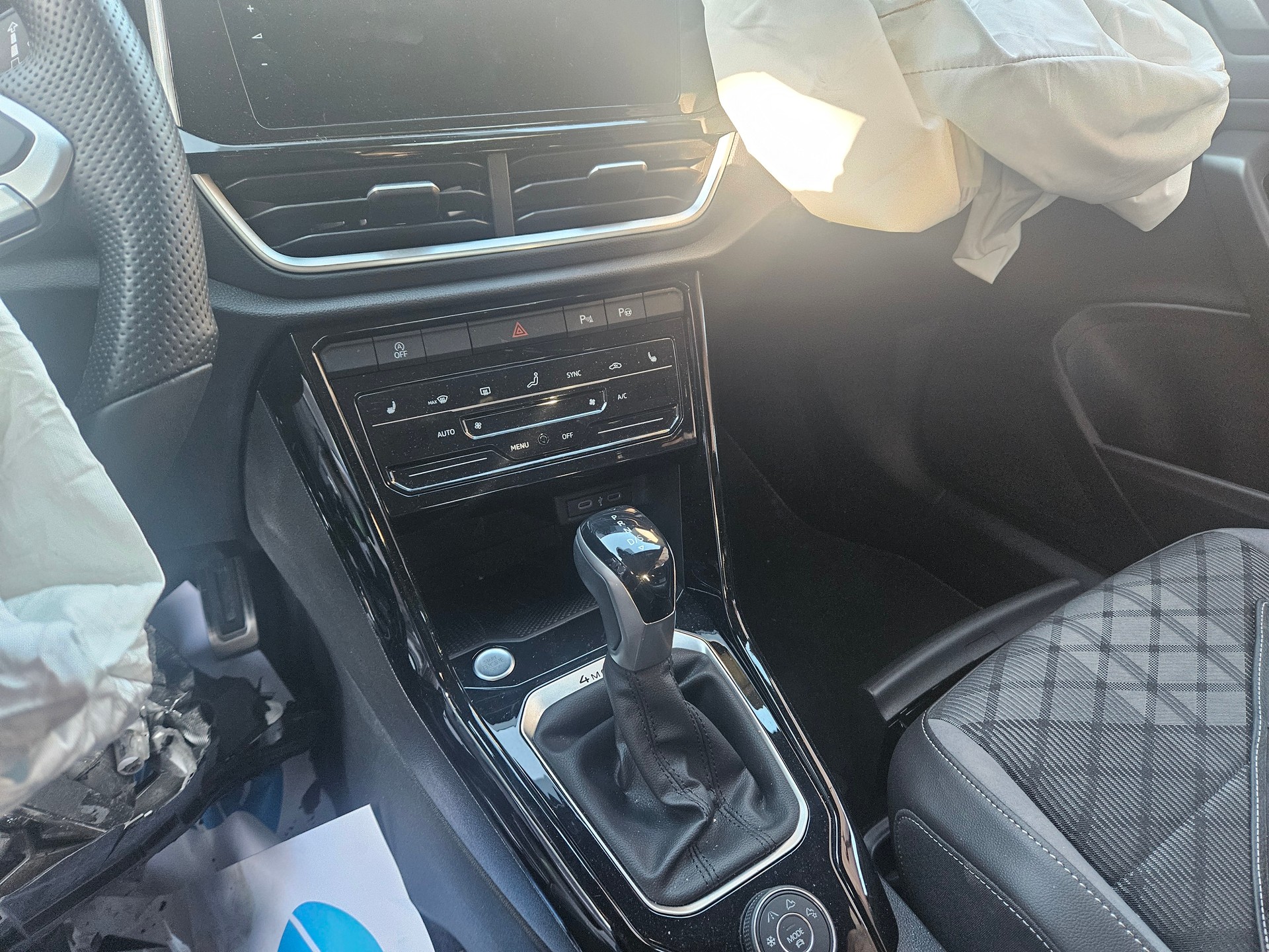 VW T-Roc 2.0 TSI R-Line DSG 4Motion BESCHADIG ENDOMMAGE-image-13