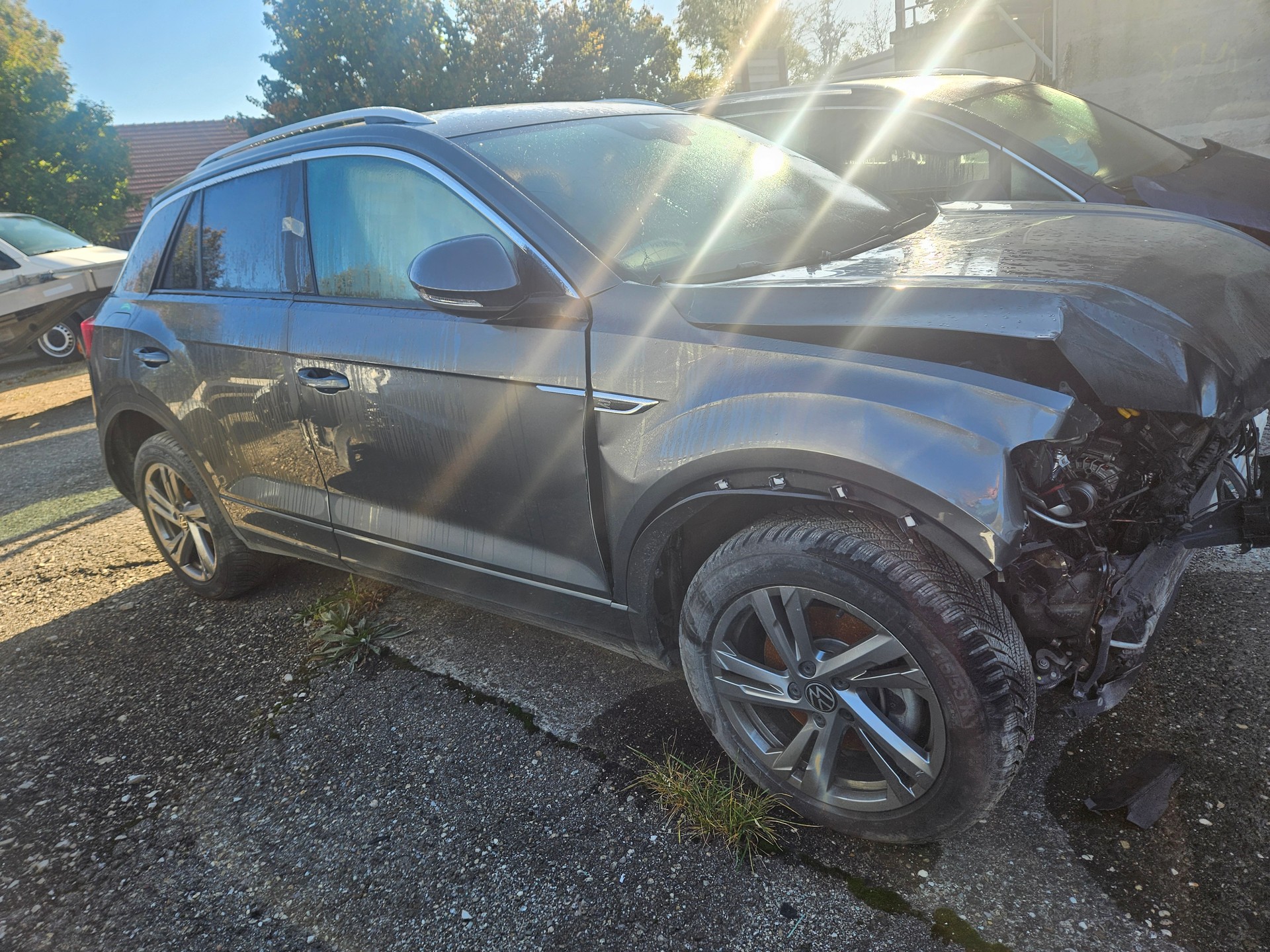 VW T-Roc 2.0 TSI R-Line DSG 4Motion BESCHADIG ENDOMMAGE-image-9