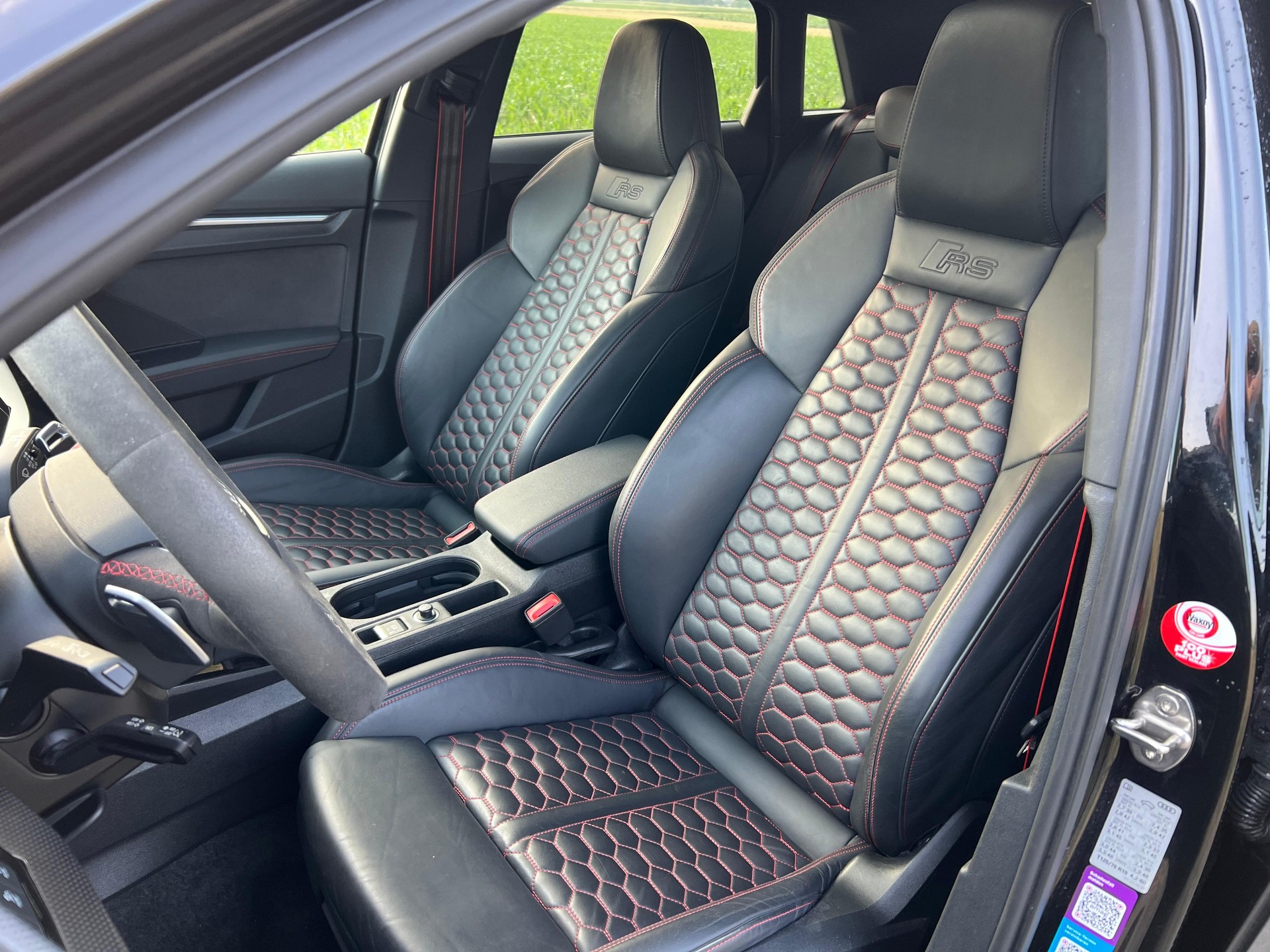 AUDI RS3 Sportback 2.5 TSI quattro S-tronic-image-10