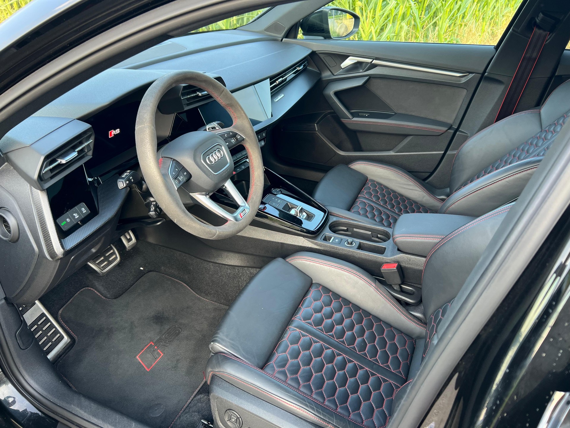 AUDI RS3 Sportback 2.5 TSI quattro S-tronic-image-8
