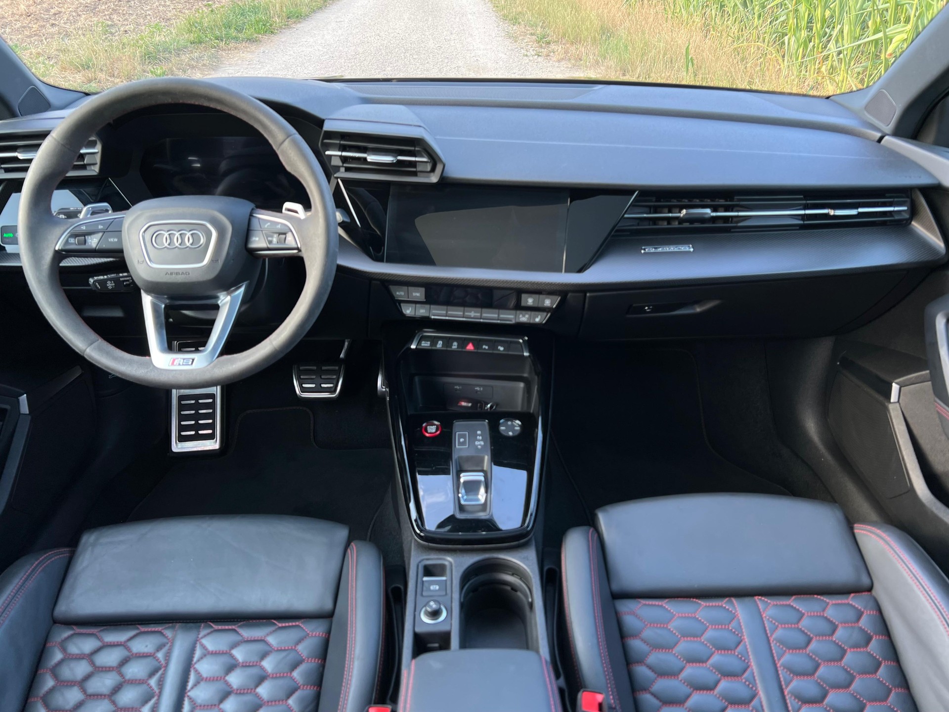 AUDI RS3 Sportback 2.5 TSI quattro S-tronic-image-9