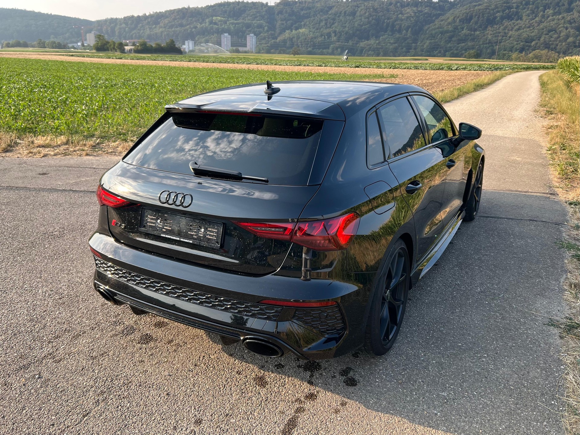 AUDI RS3 Sportback 2.5 TSI quattro S-tronic-image-4