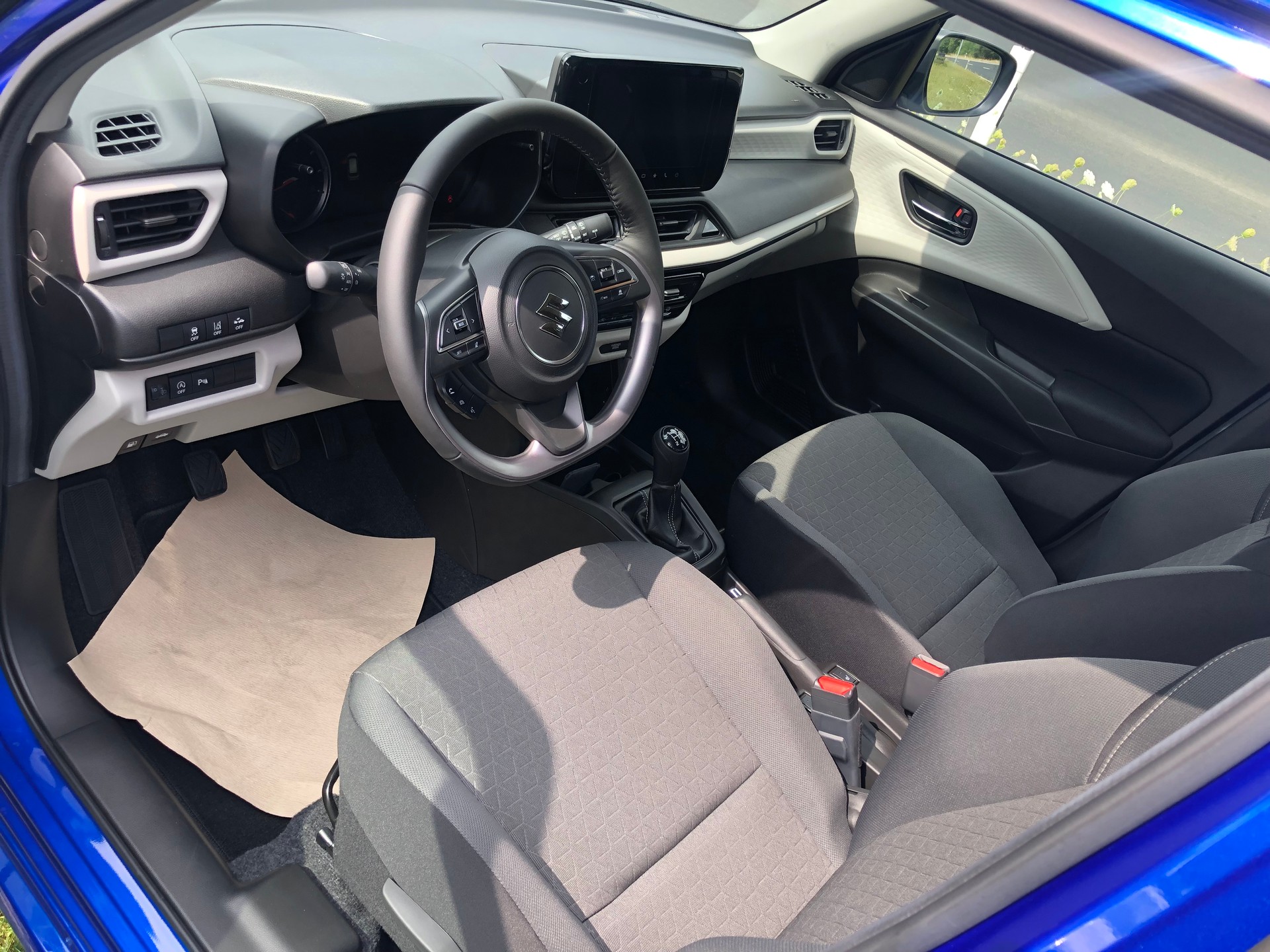 SUZUKI Swift 1.2 Compact+ Hybrid 4x4-image-9