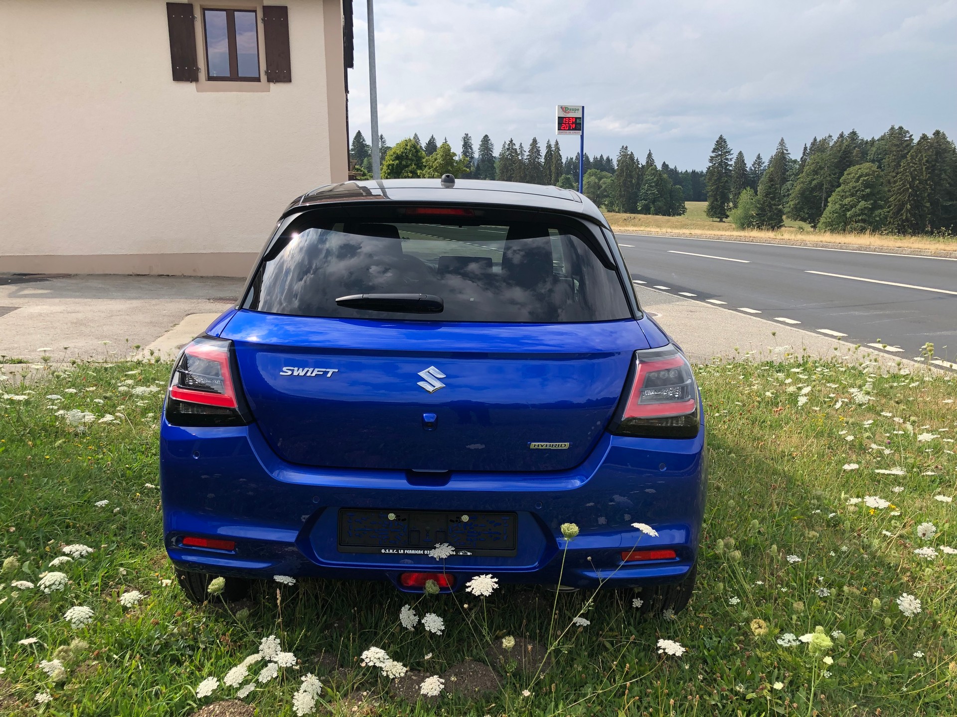 SUZUKI Swift 1.2 Compact+ Hybrid 4x4-image-5
