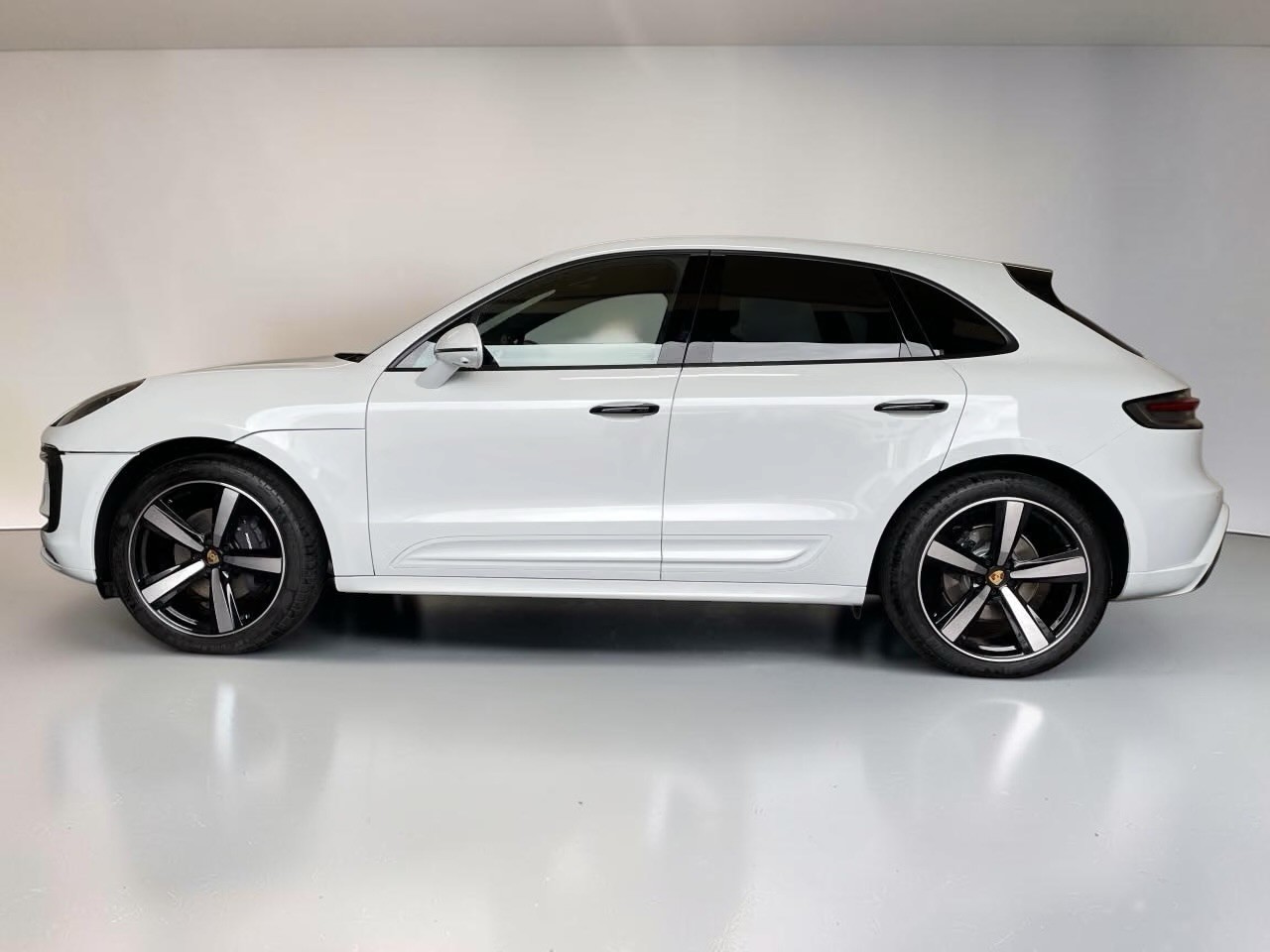 PORSCHE Macan PDK-image-2