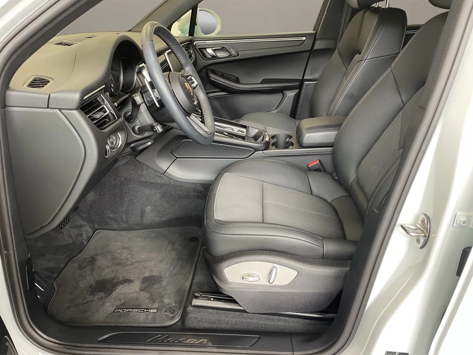 PORSCHE Macan PDK-image-8
