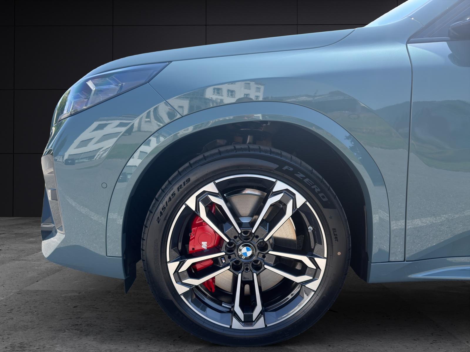 BMW iX2 30 xDrive-image-8