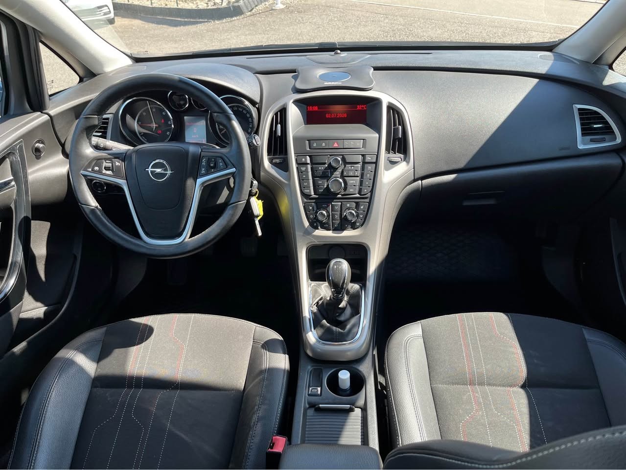 OPEL Astra SportsTourer 2.0 CDTi Anniversary Edition-image-8
