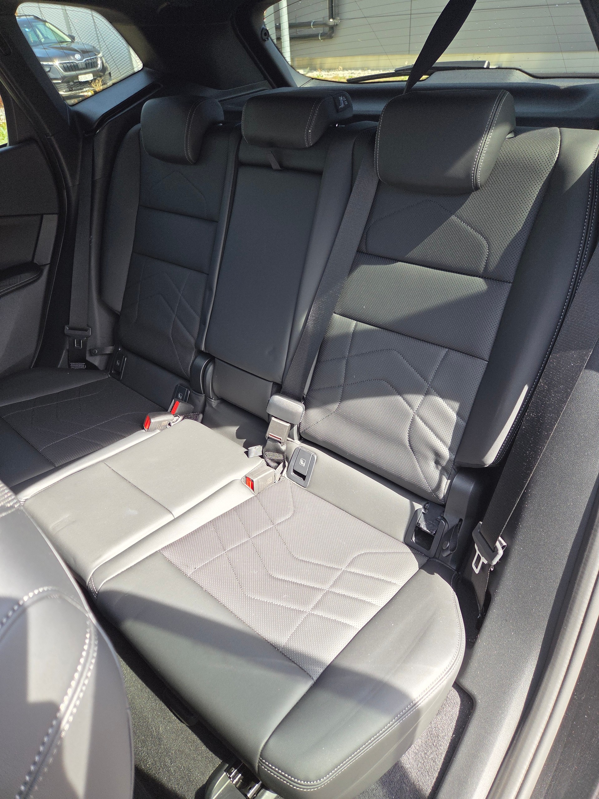 BMW 218d Active Tourer M Sport DKG-image-9